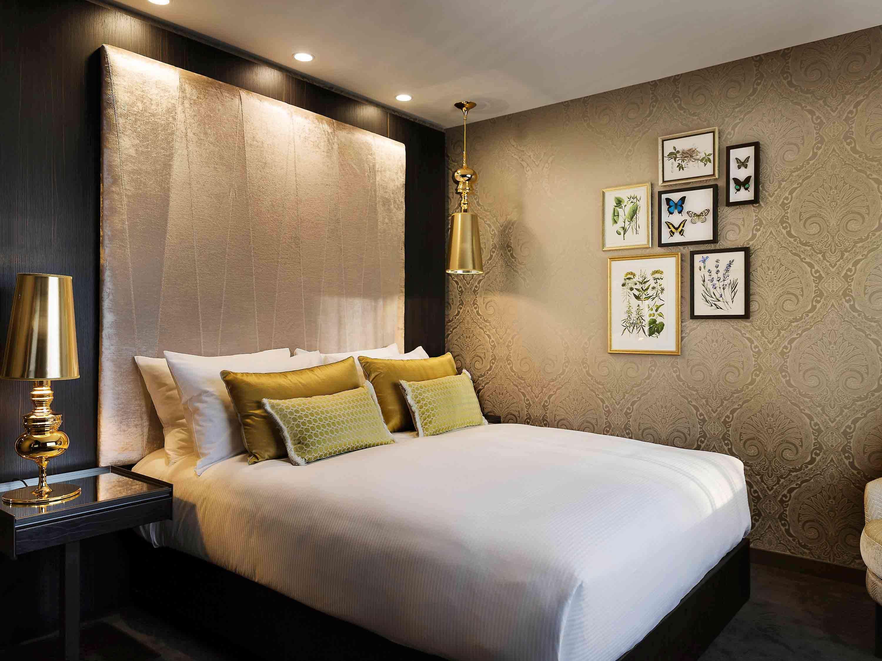 Double Classic Queen Bed