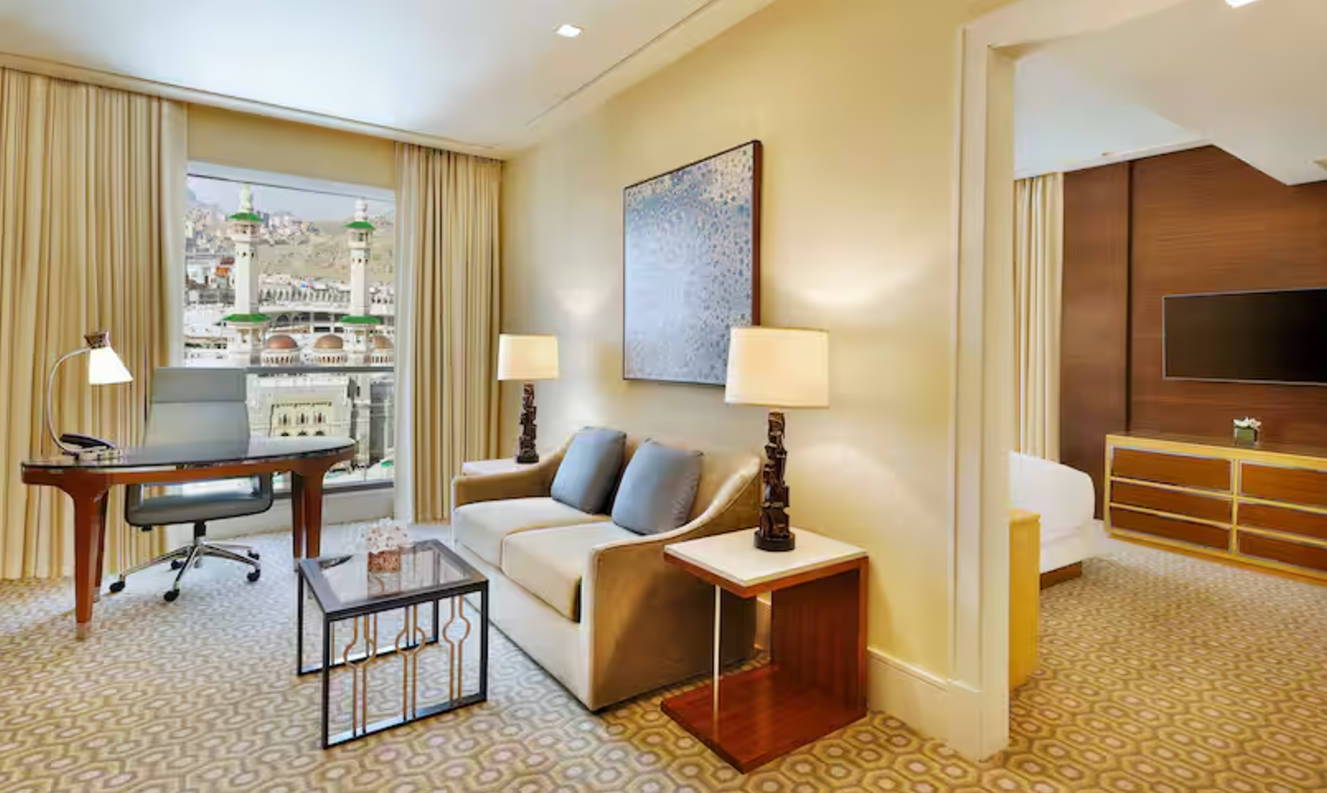 Suite Deluxe King Bed