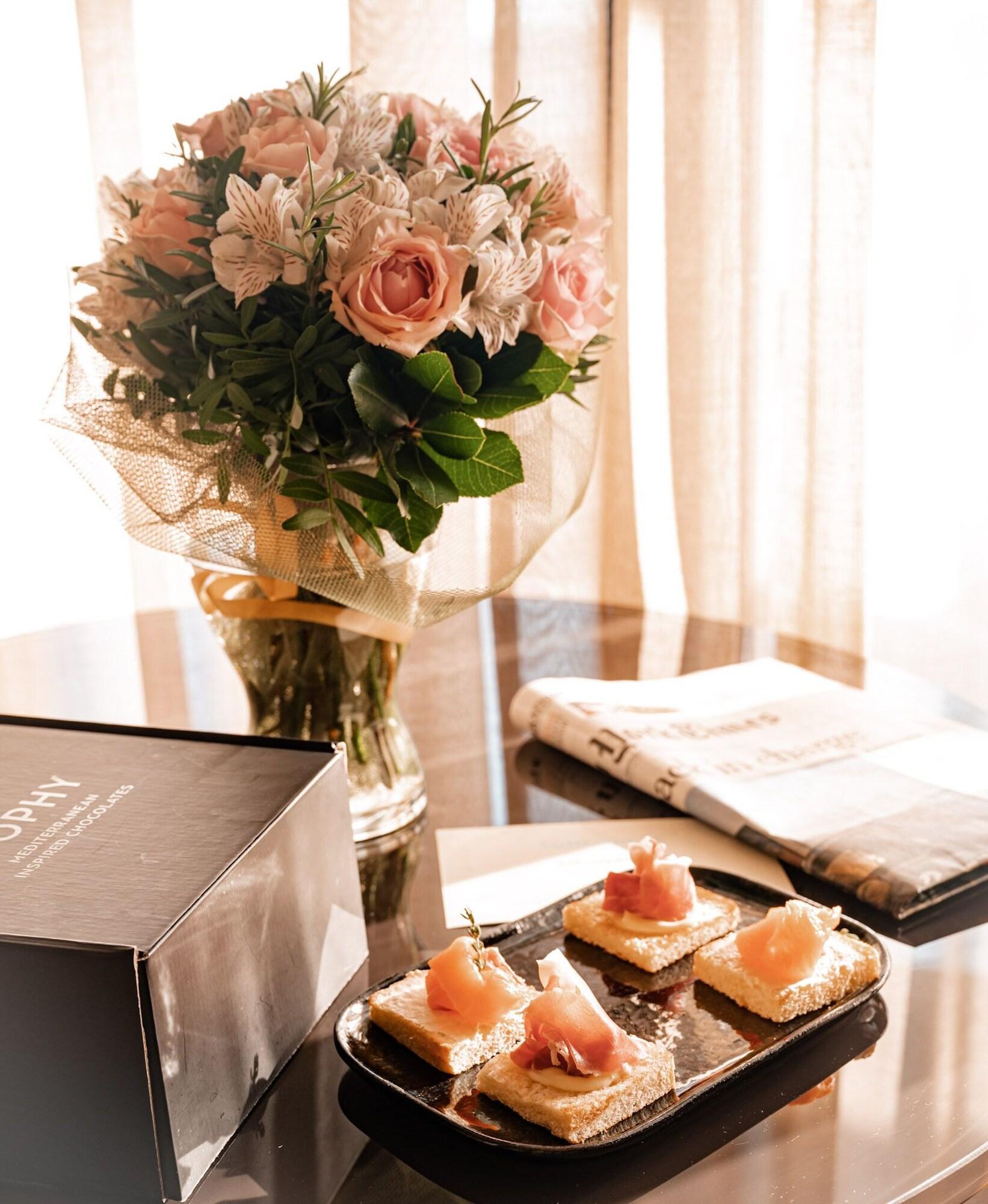 Double Sea View King Bed