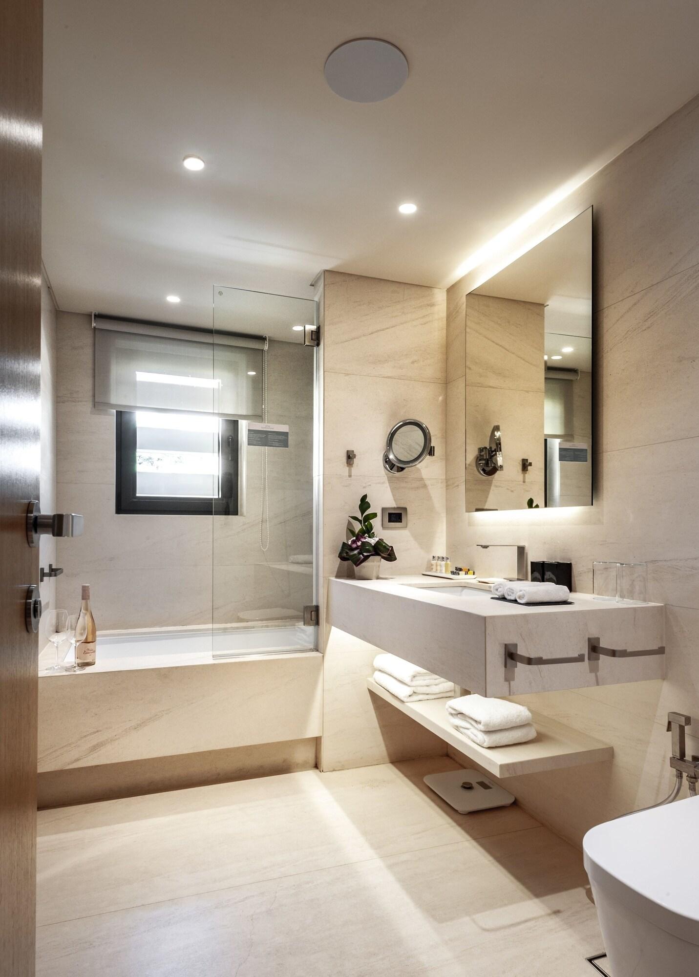 Double Deluxe with Views