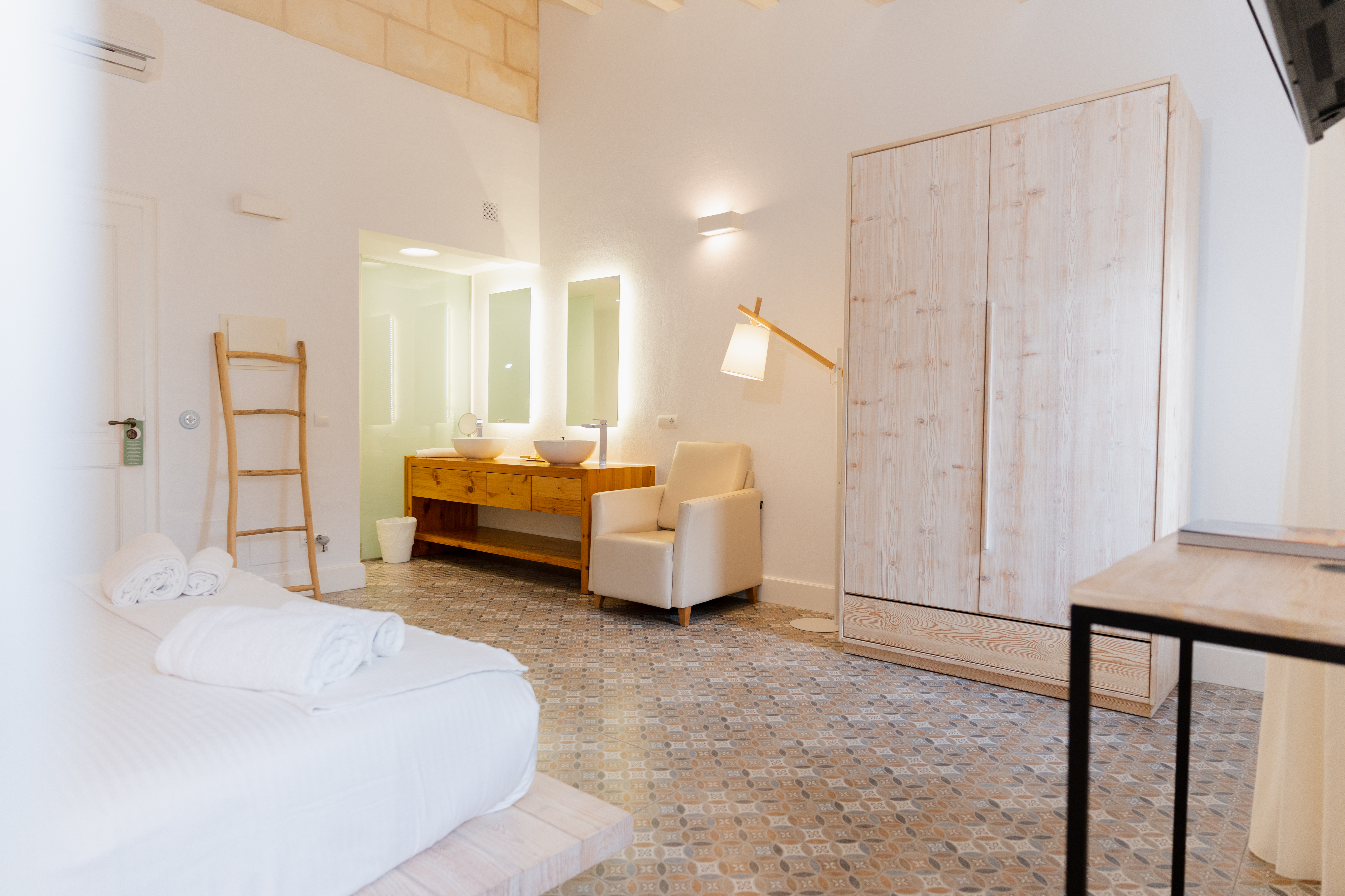 Double or Twin Superior