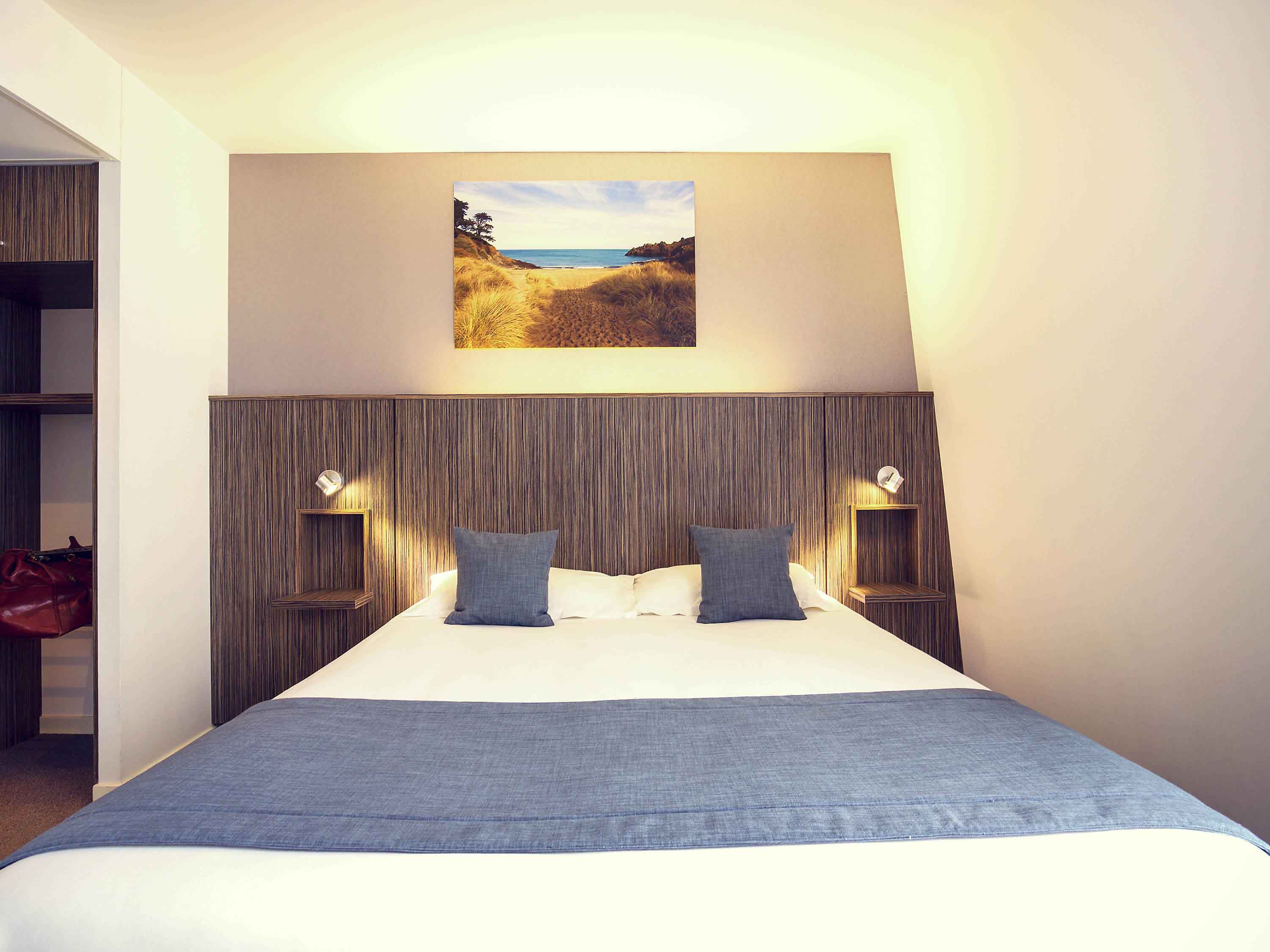 Double Classic Double Bed