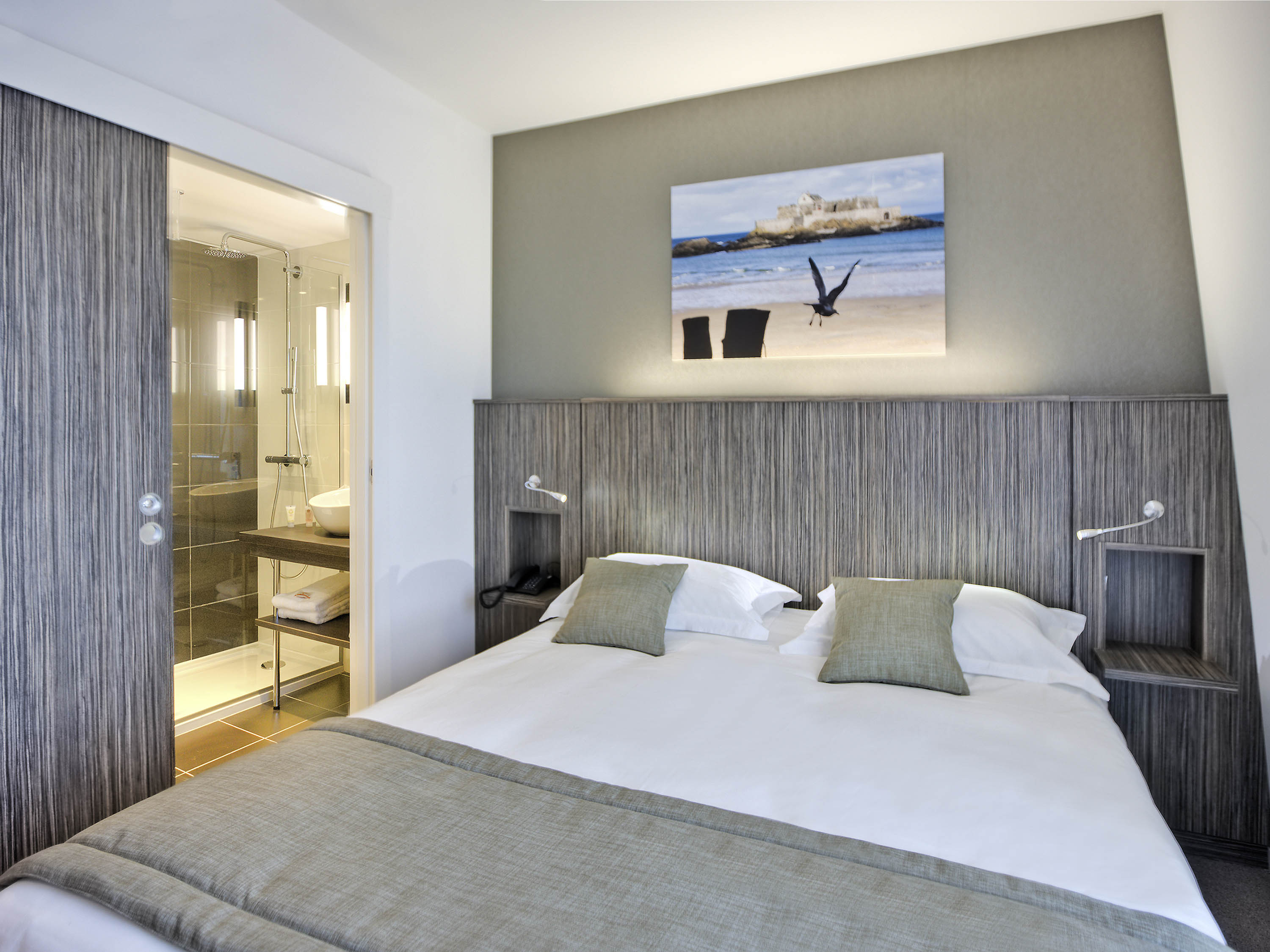 Double Classic Double Bed