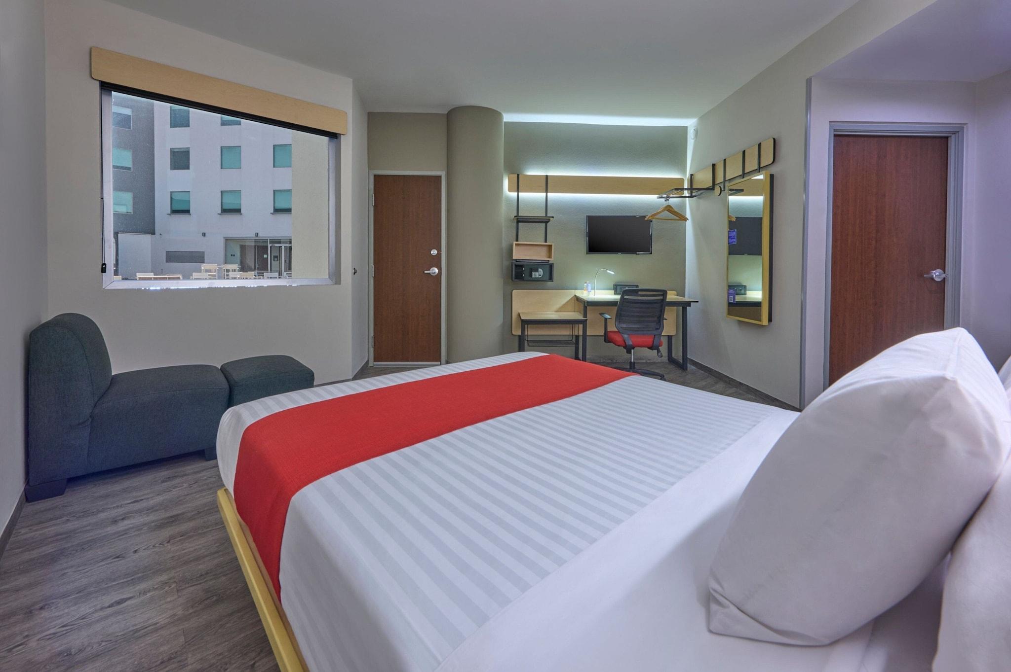 Double Queen Size Bed