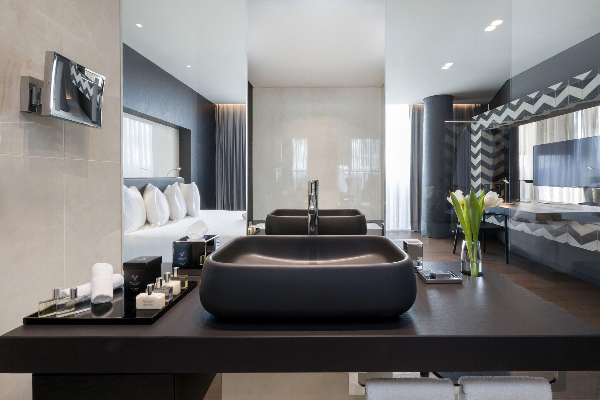 Double Single Superior with Double Bed