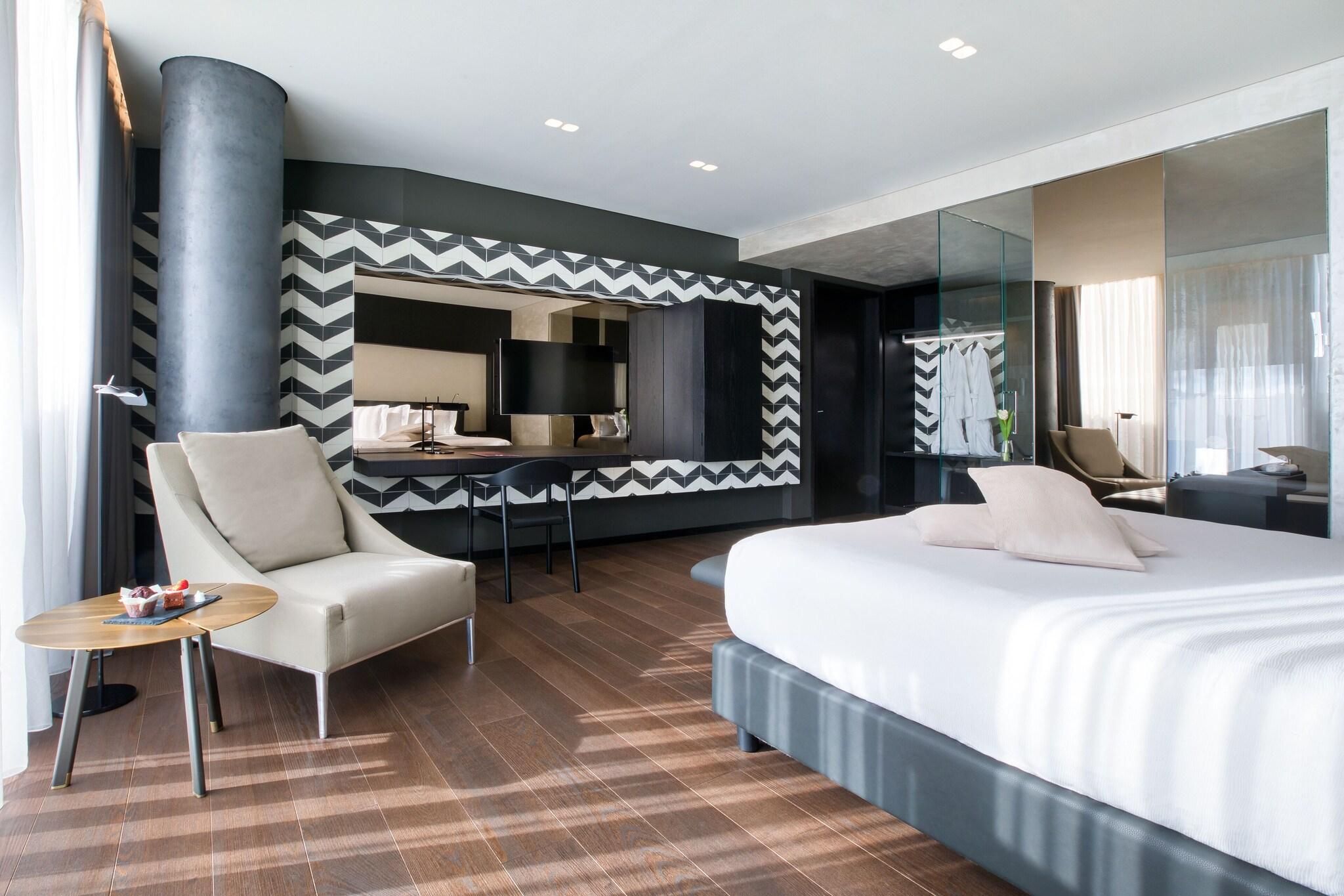 Double Single Superior with Double Bed