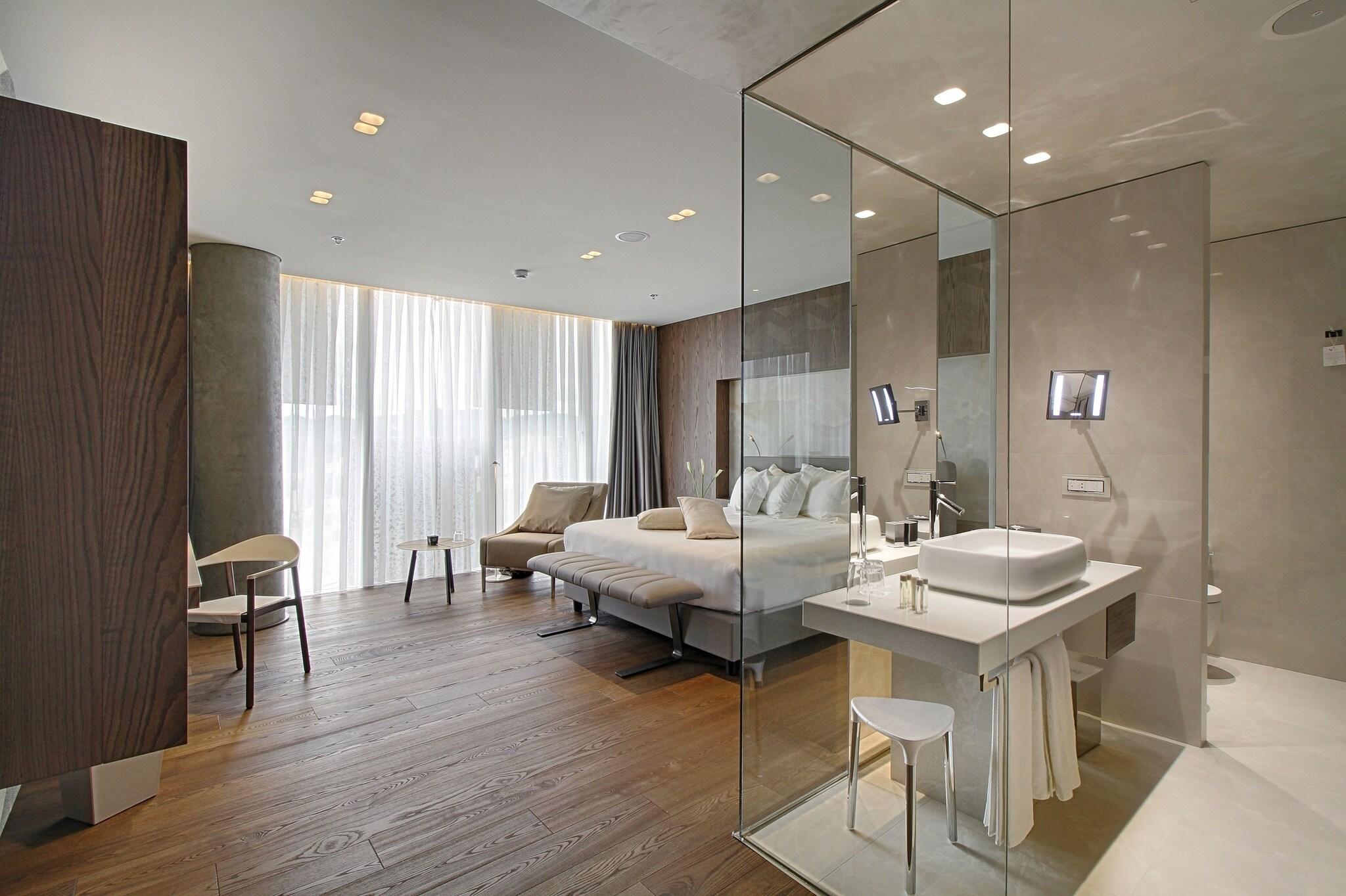 Double Single Superior with Double Bed