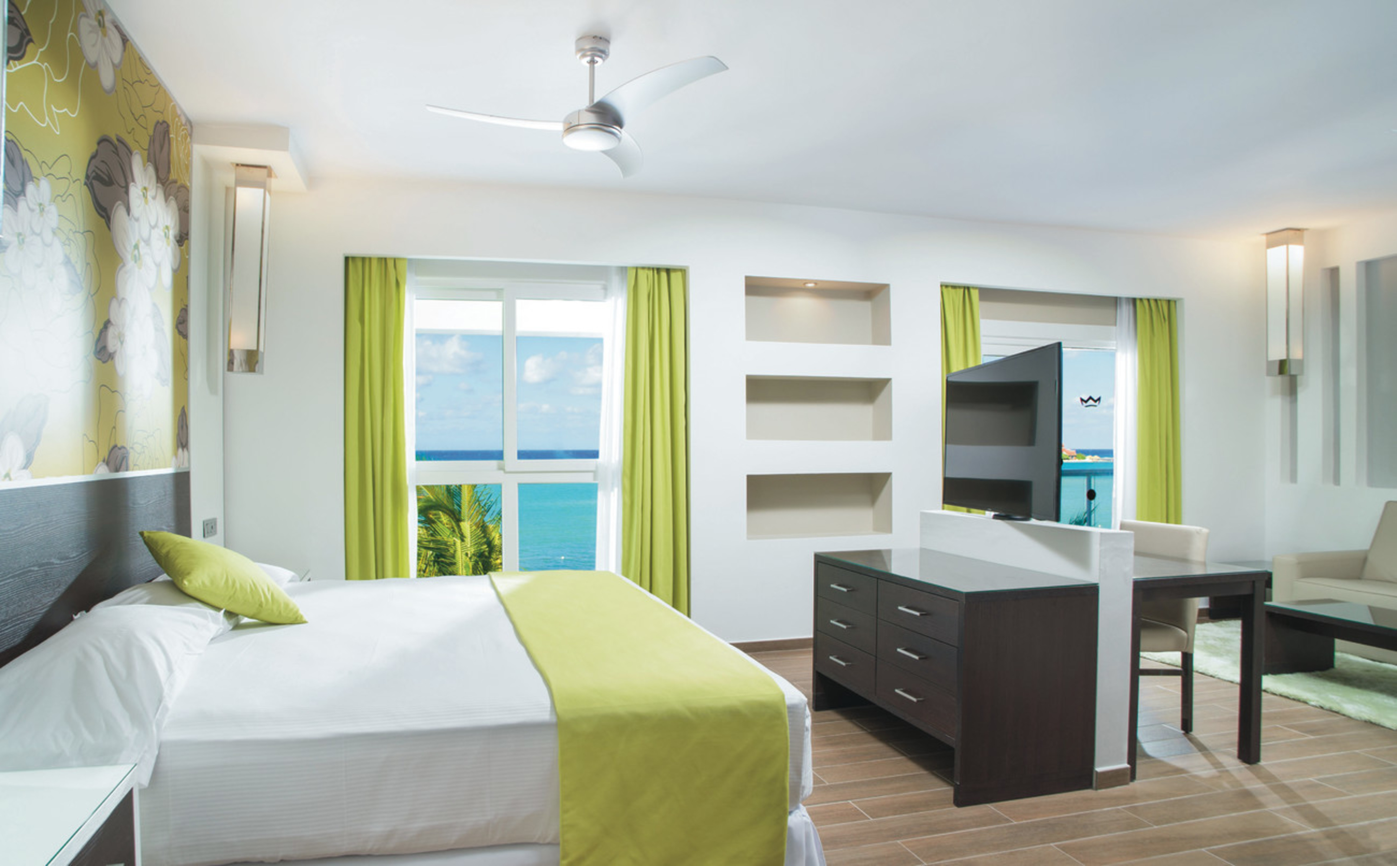 Junior Suite Ocean Front