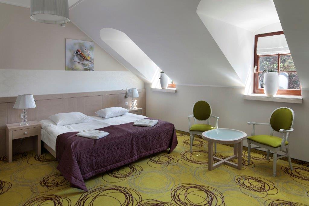 Double or Twin Standard