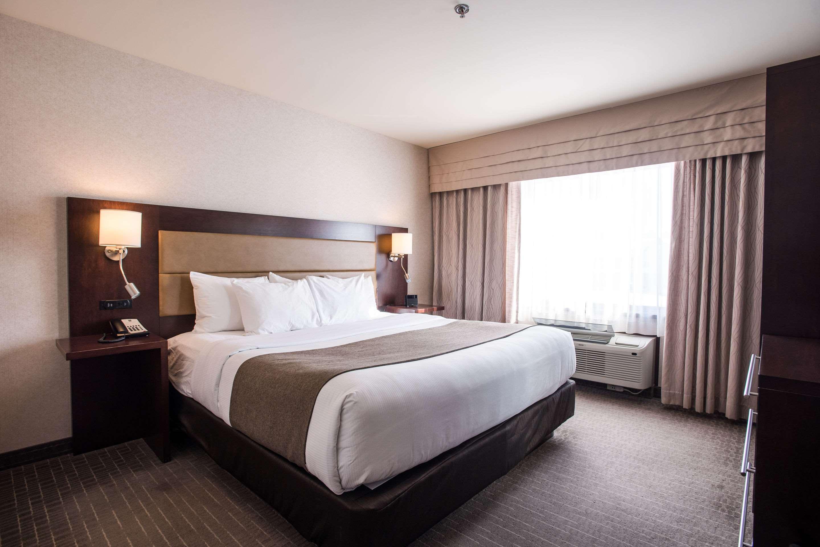 Double Queen Bed Non Smoking