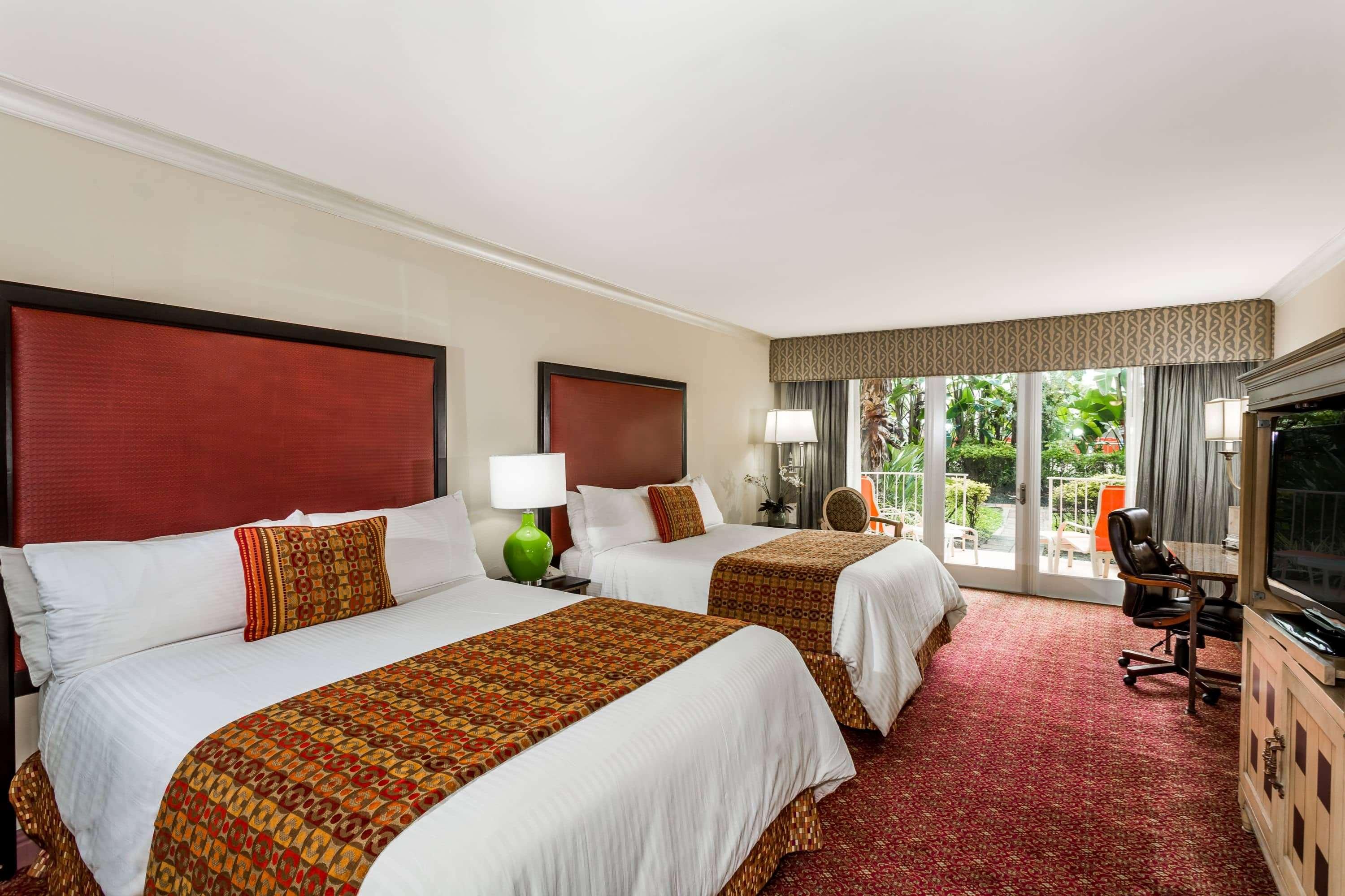 Quadruple Two Queen Beds