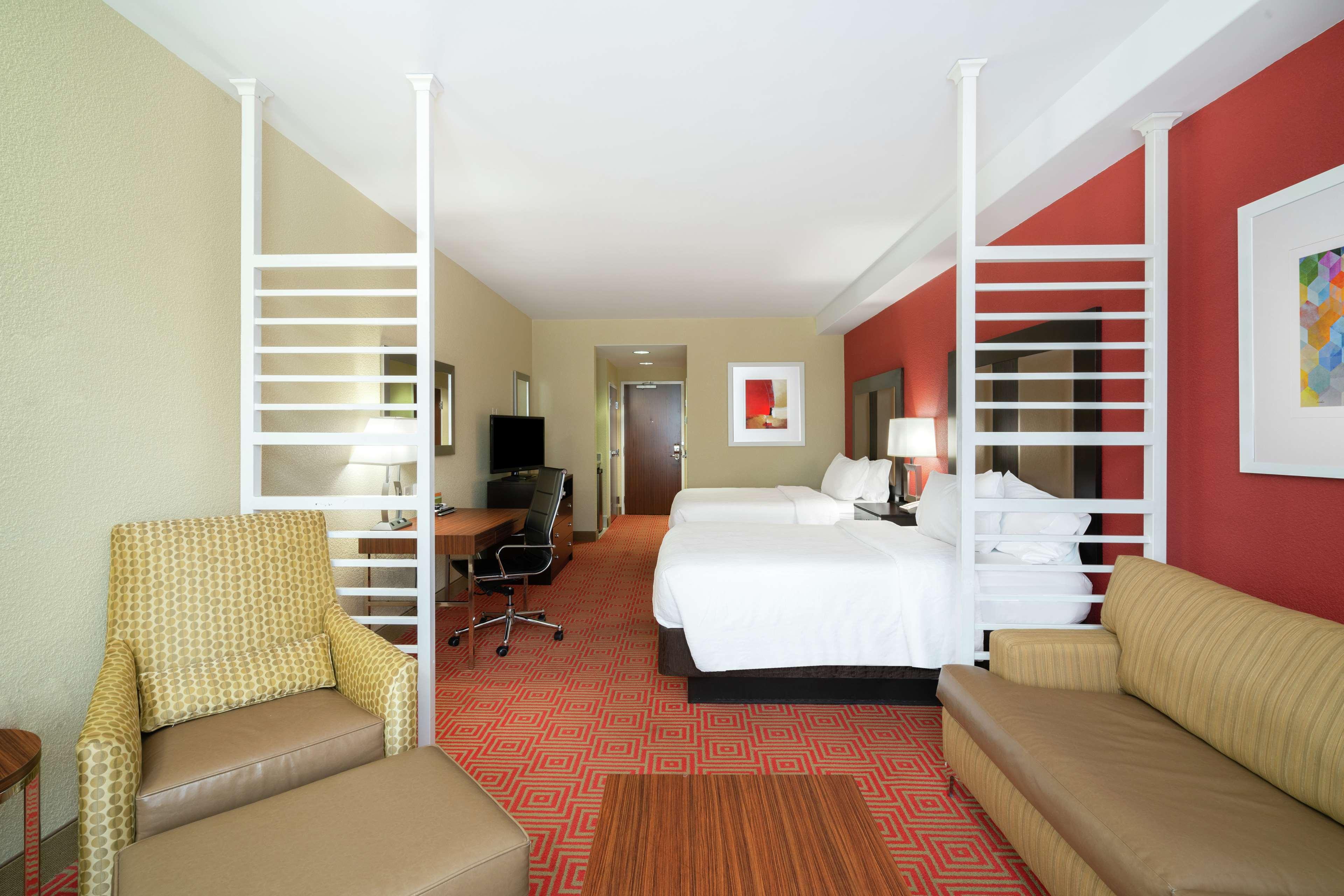 Double Deluxe Two Queen Beds