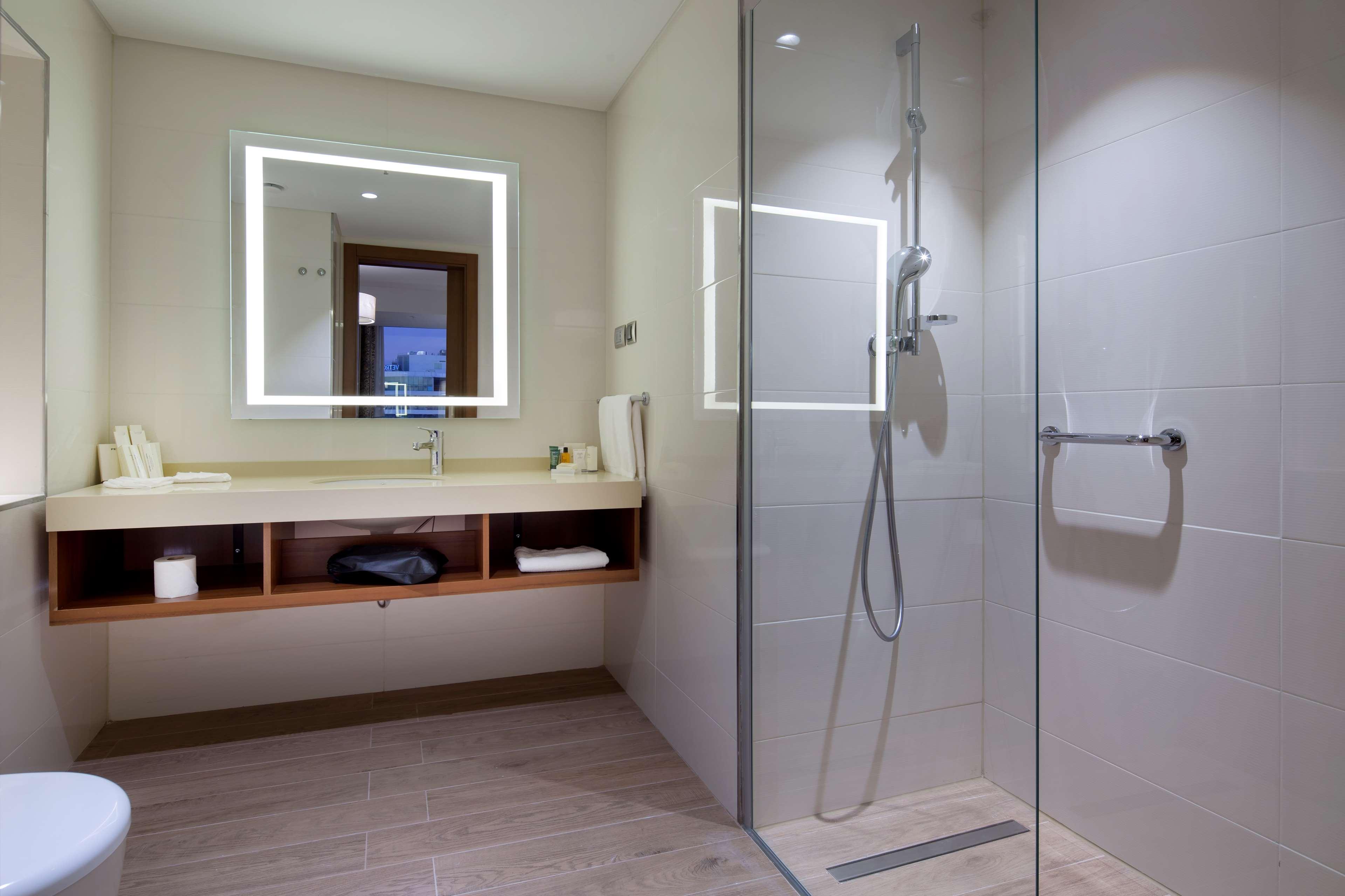 Family Room Queen Size Bed