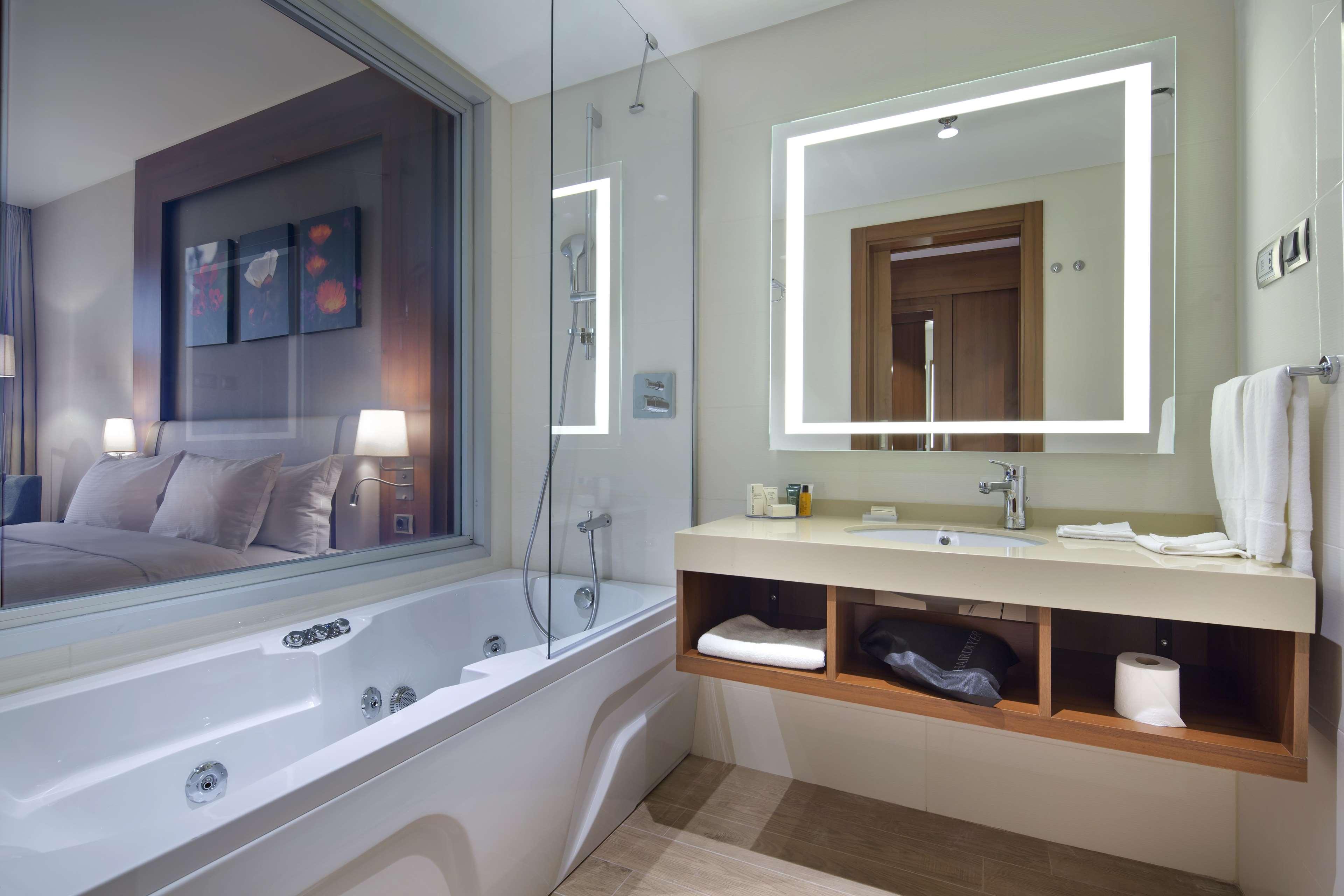 Suite King Bed One Bedroom 