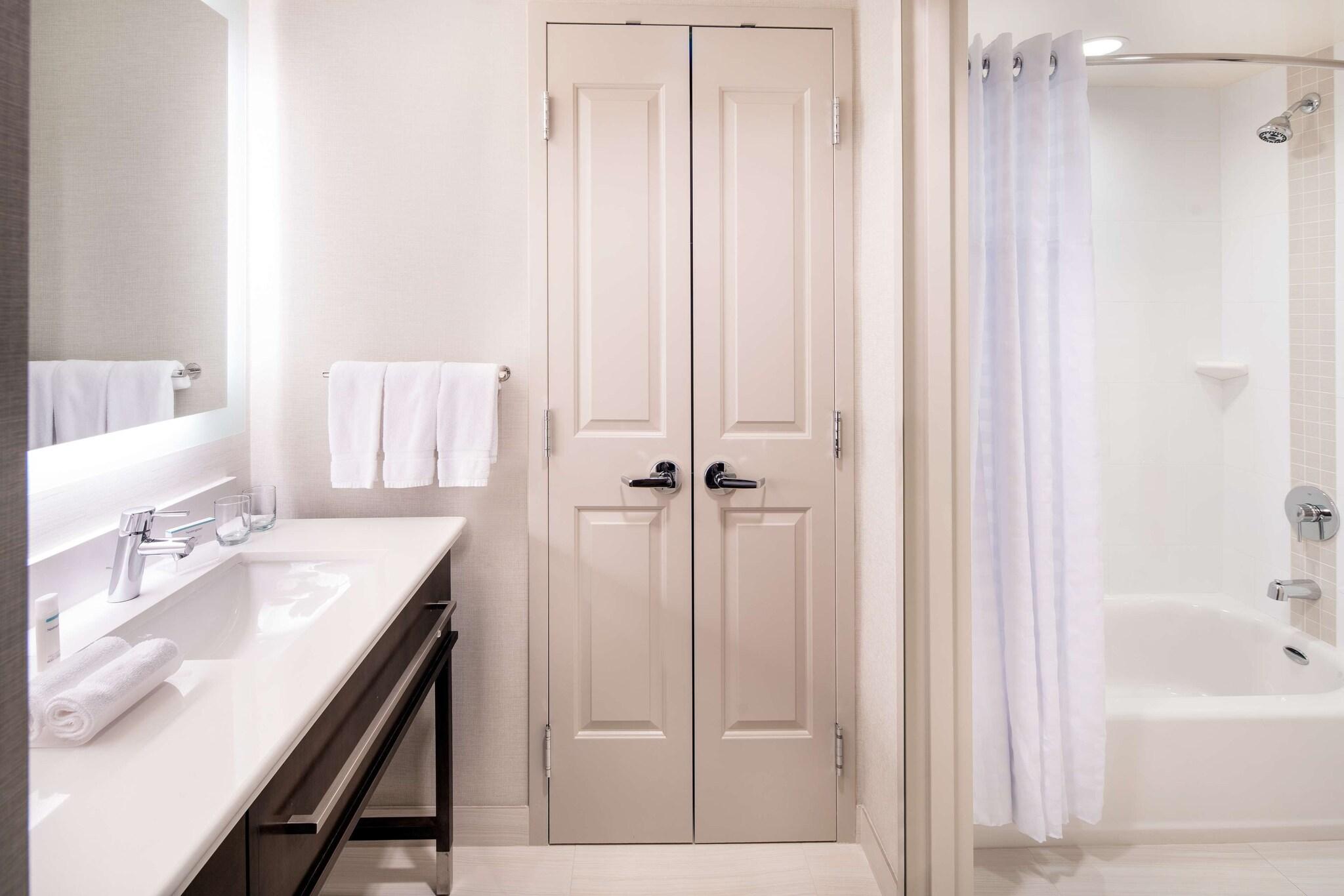 Studio King Size Bed