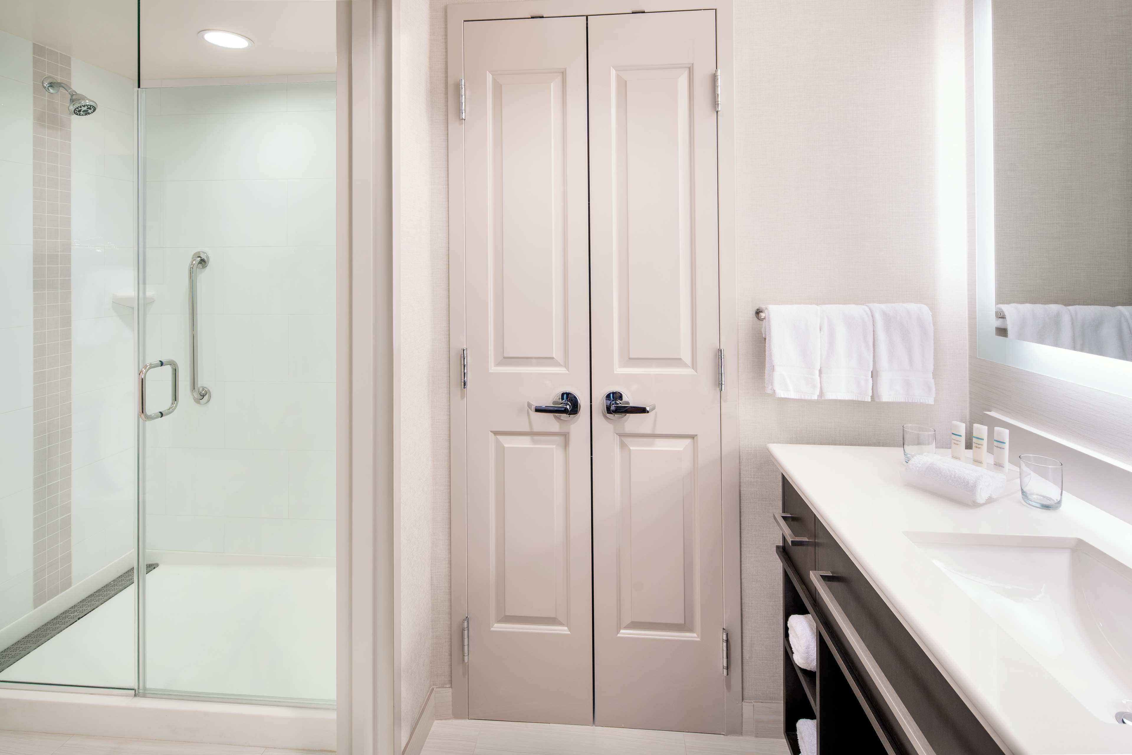 Suite Two Queen Beds One Bedroom