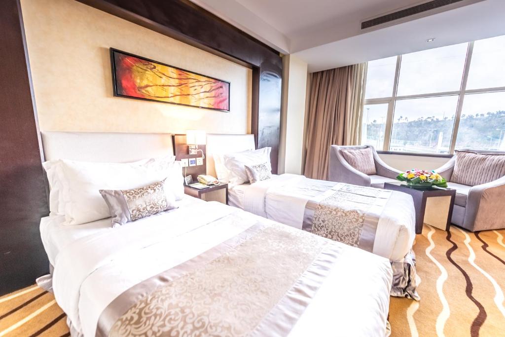 Double Deluxe King Bed