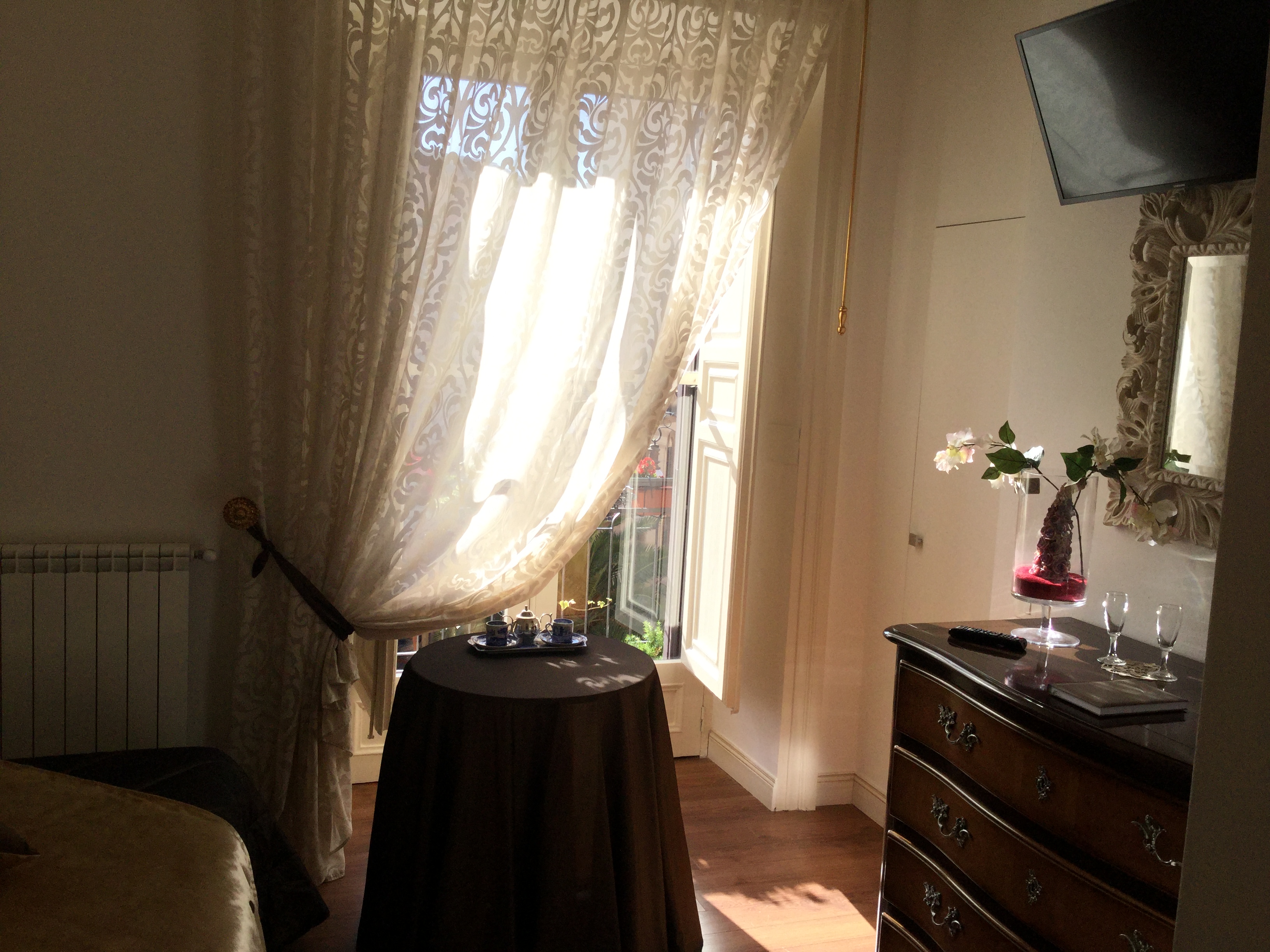 Double Single Superior with Balcony