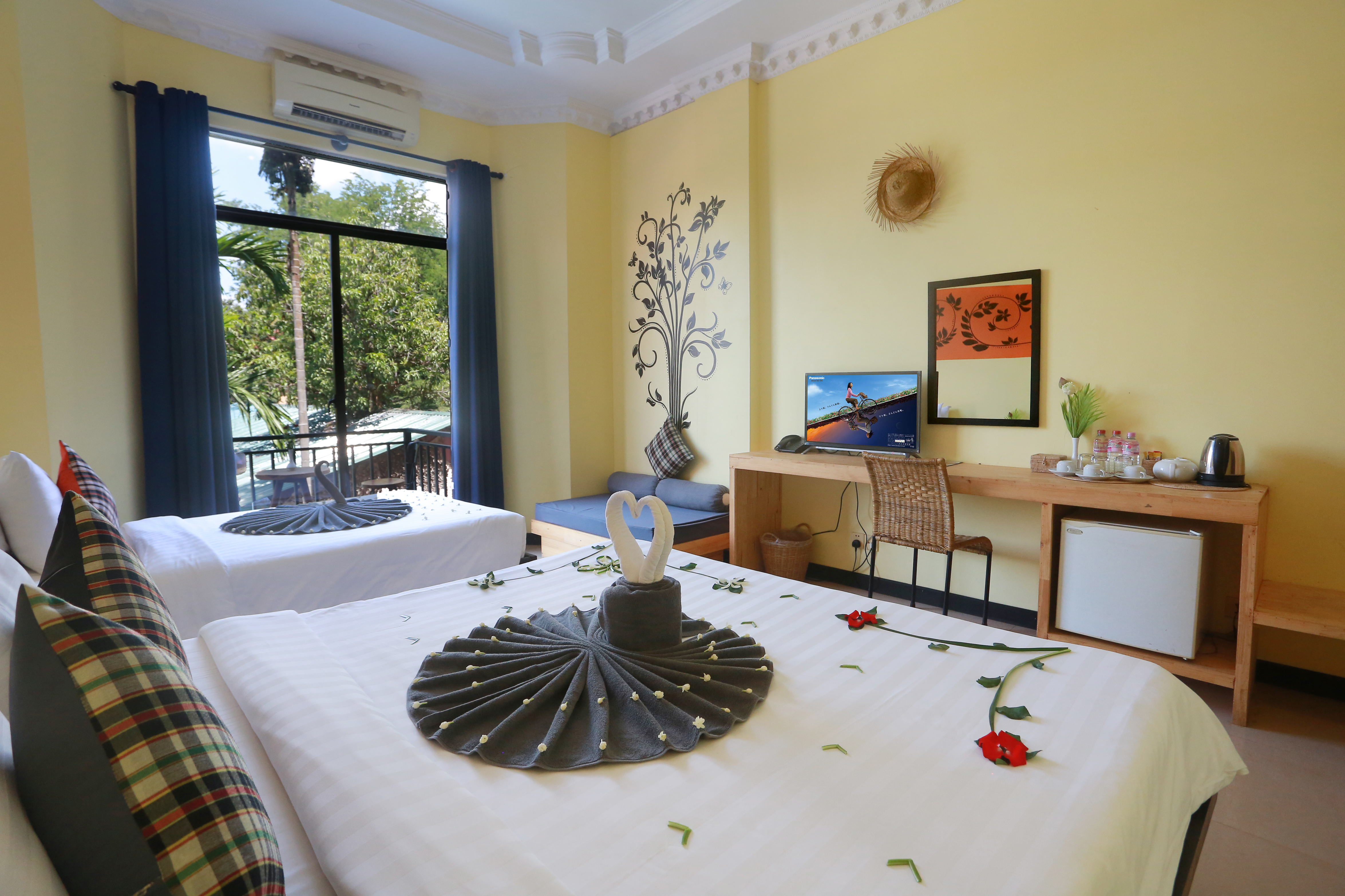 Family Room Deluxe with Balcony