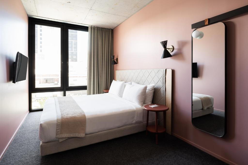 Double King Size Bed