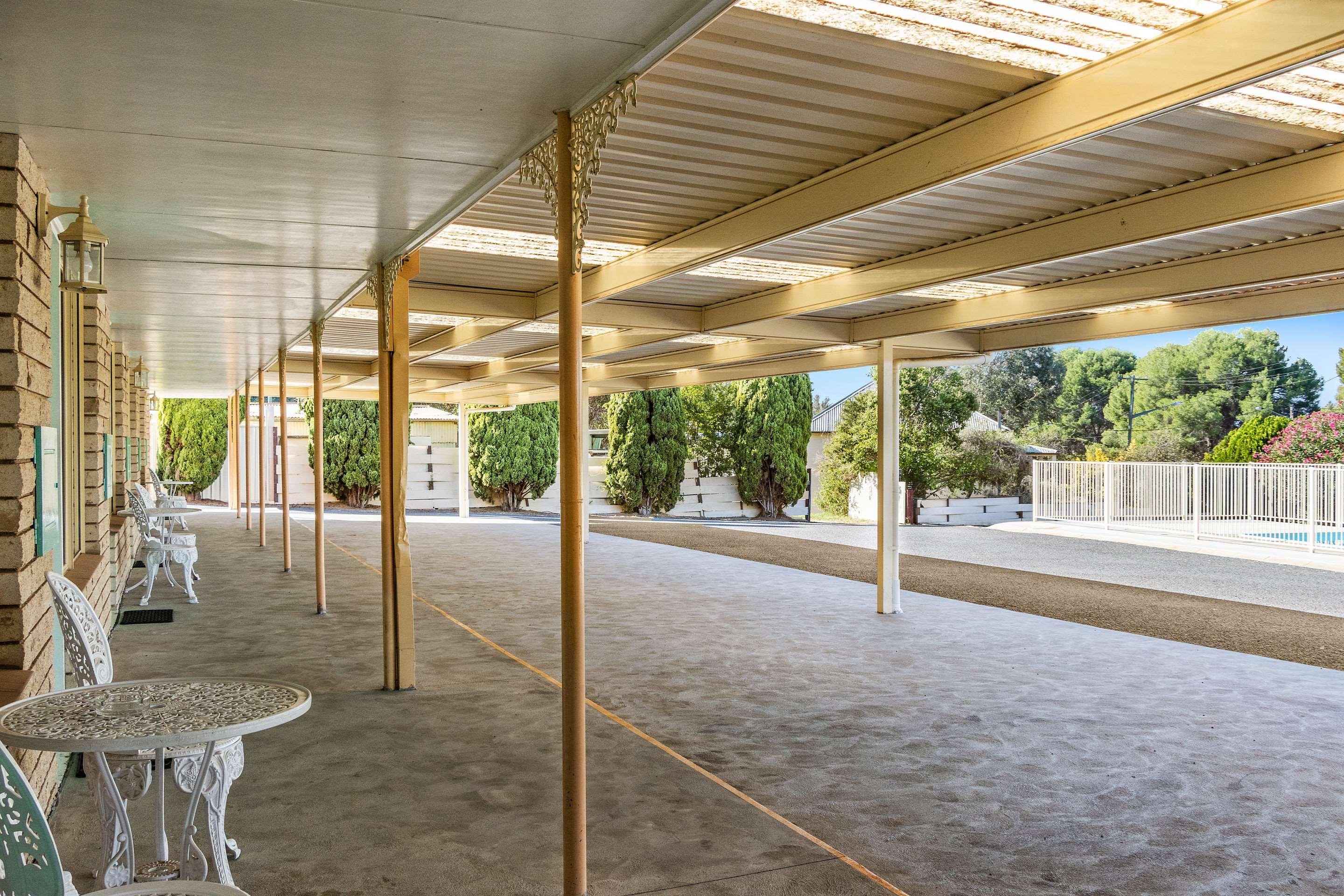 Double Queen Size Bed