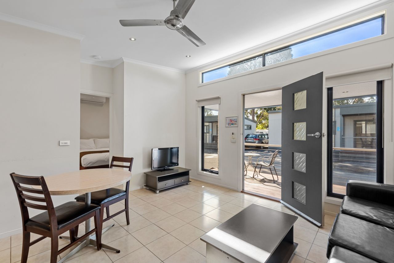 Cabin Deluxe One Bedroom