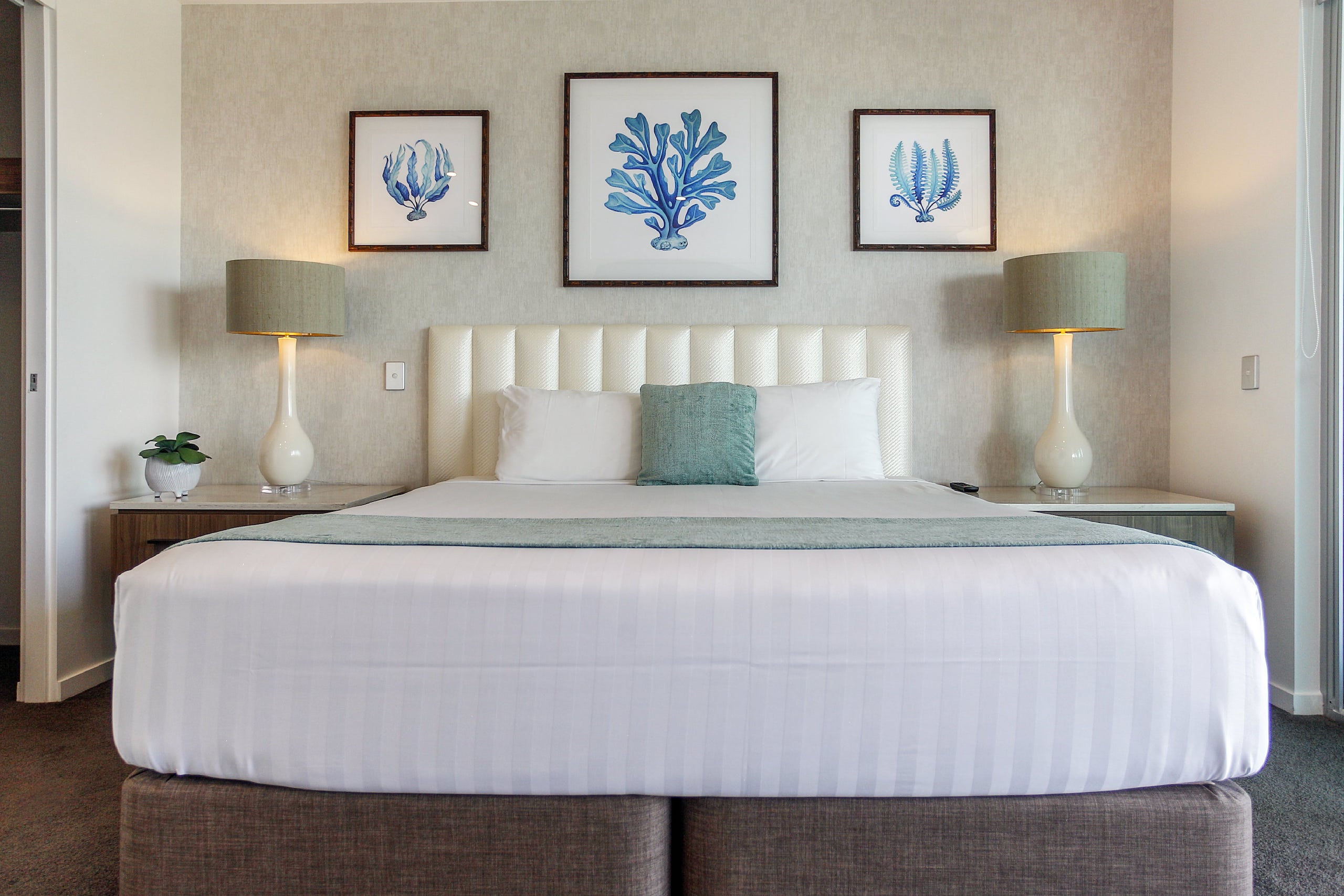 Apartment Four Bedrooms with Views