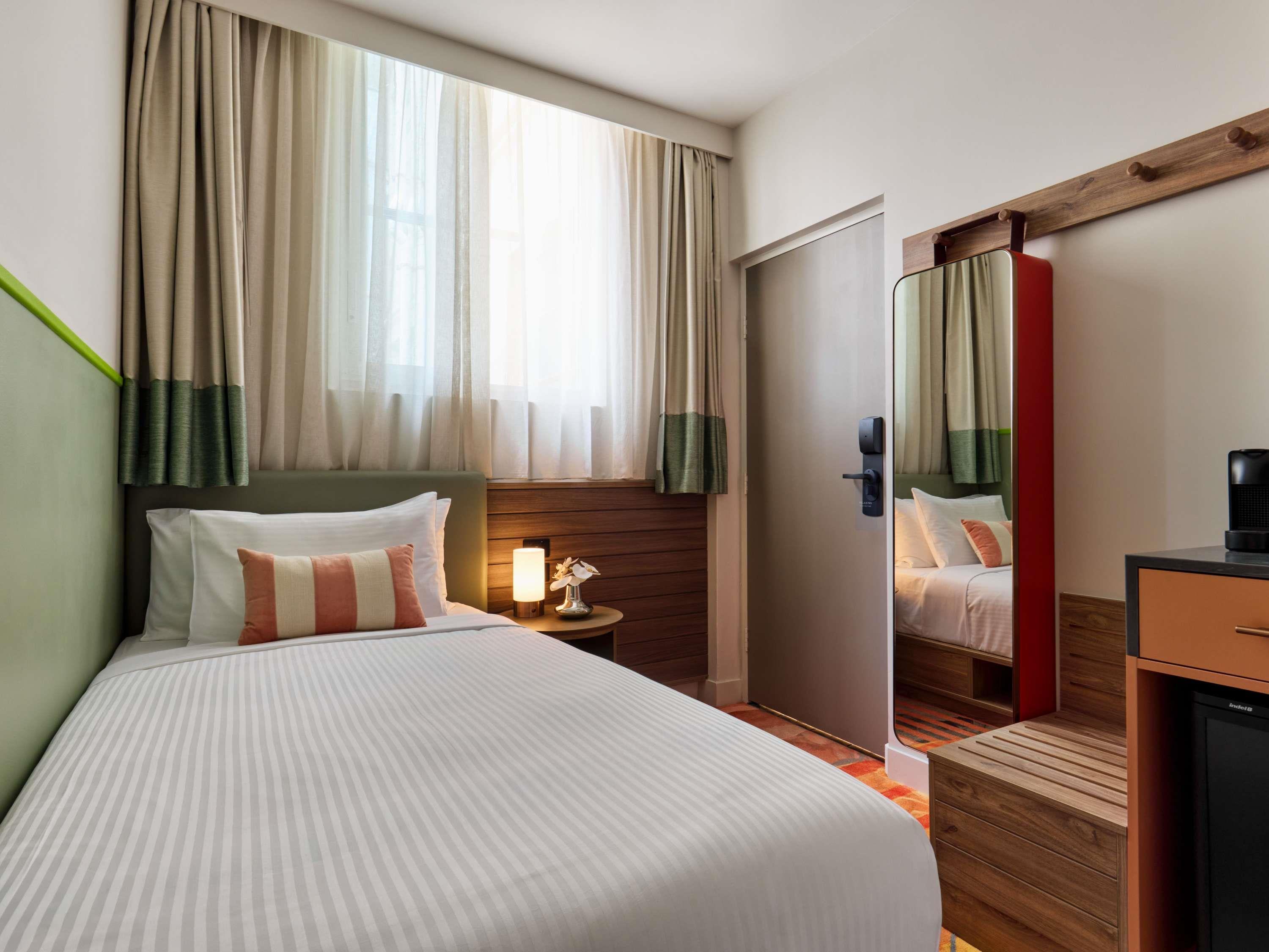 Double Queen Size Bed