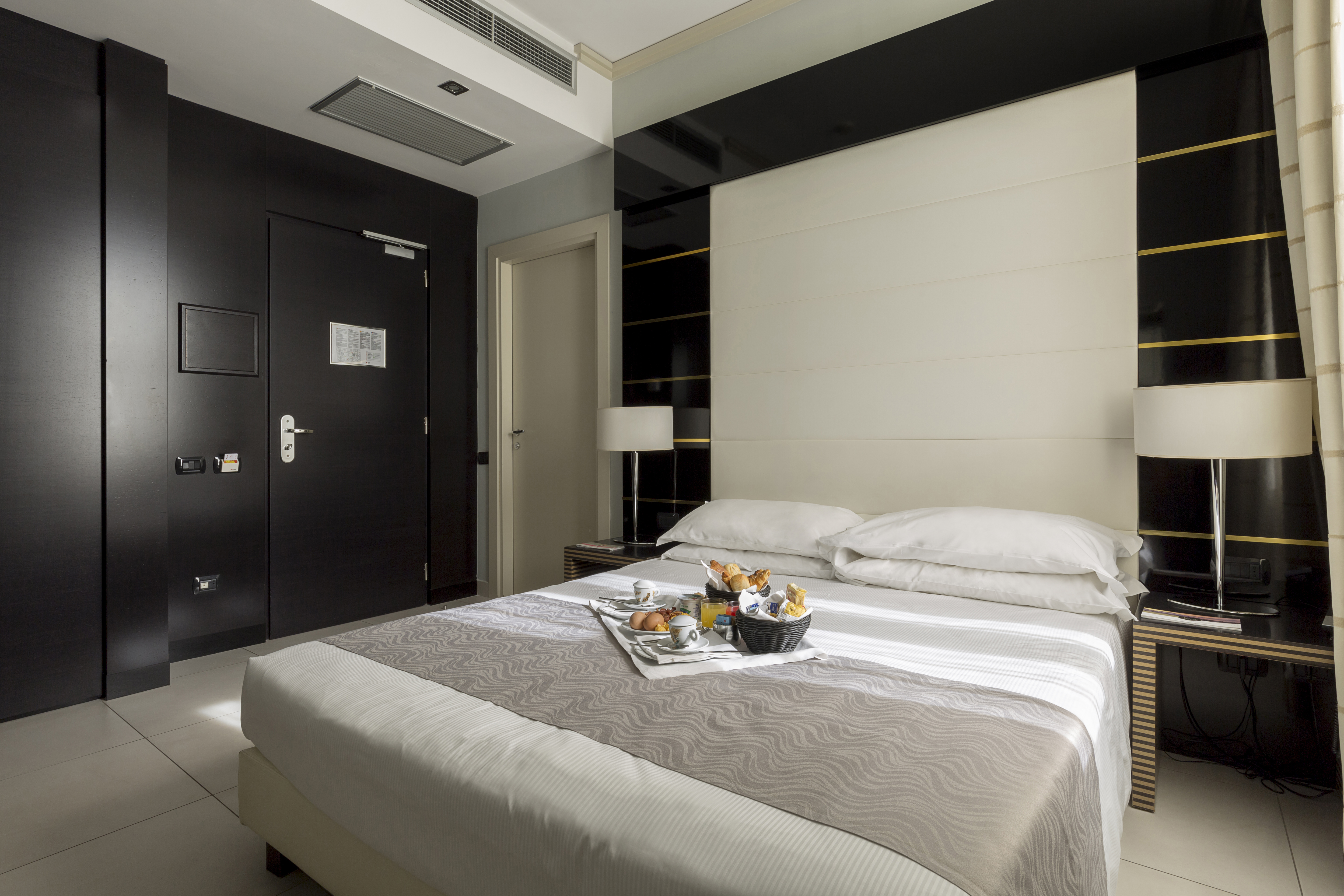 Double Single Executive