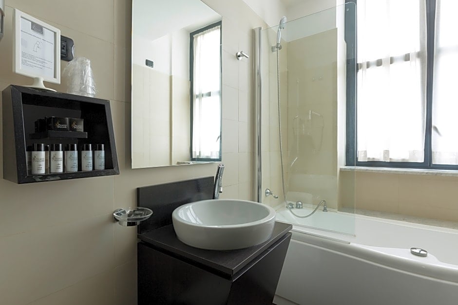 Double Single Executive