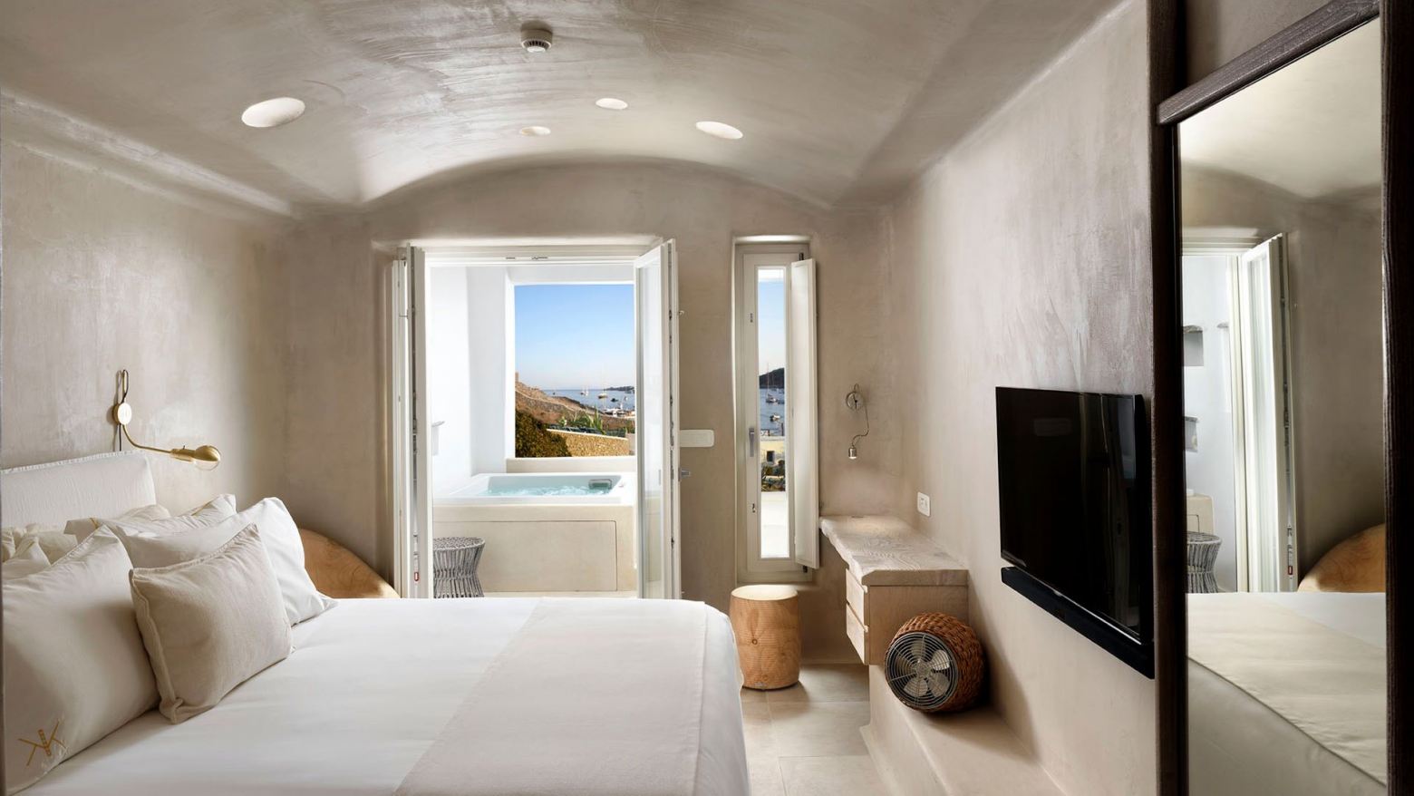 Double or Twin Deluxe Side Sea View