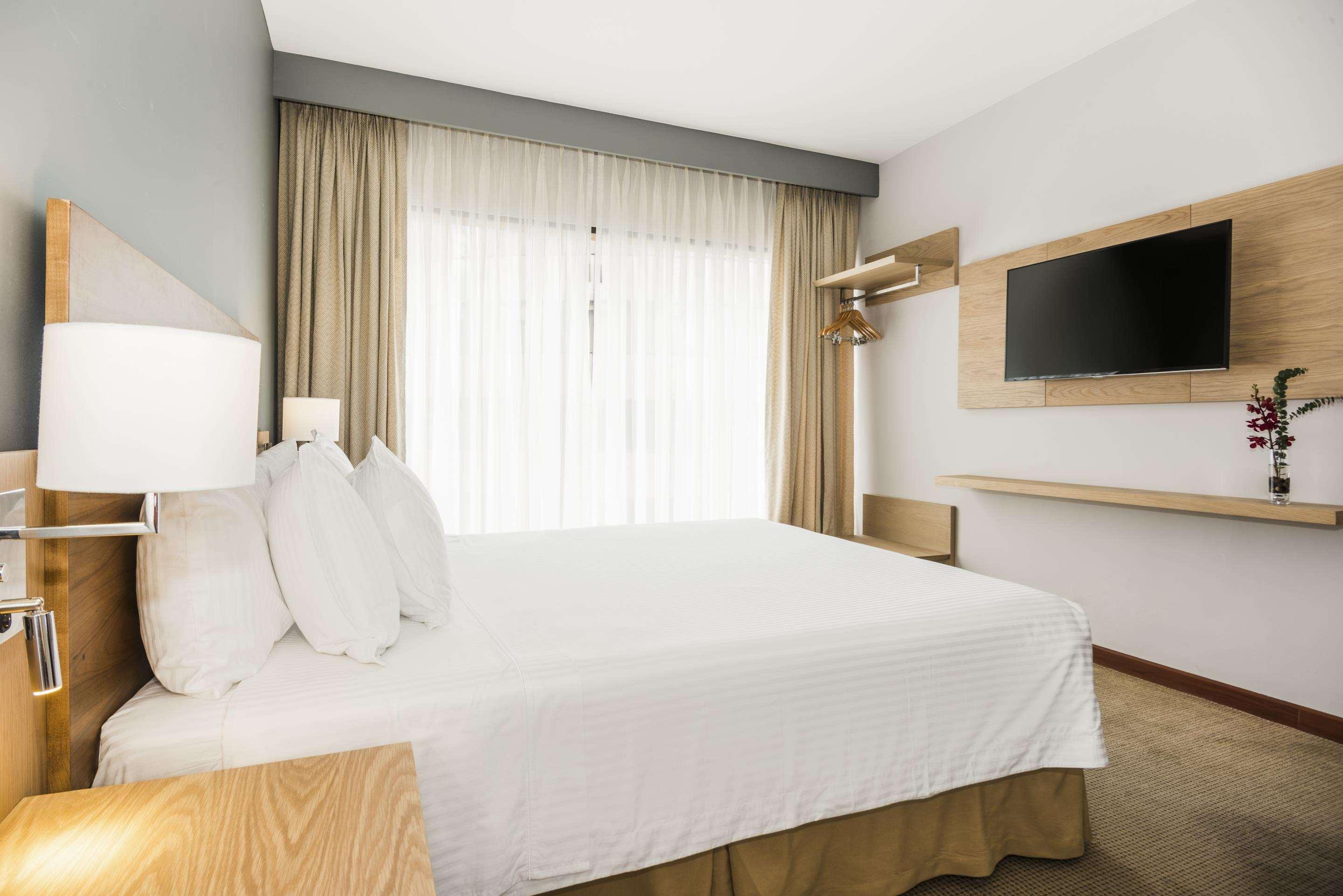 Double Queen Size Bed