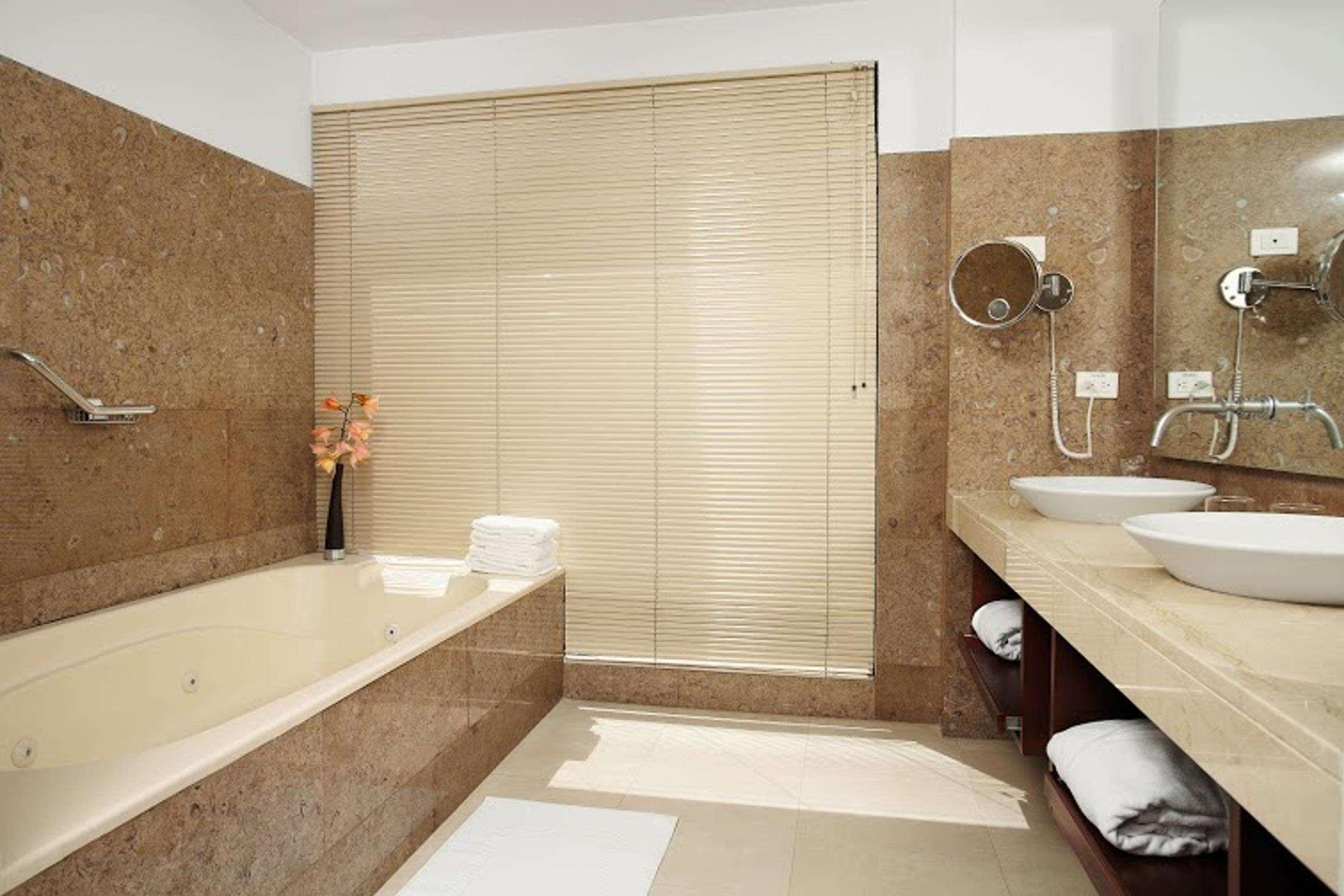 Junior Suite King Size Bed