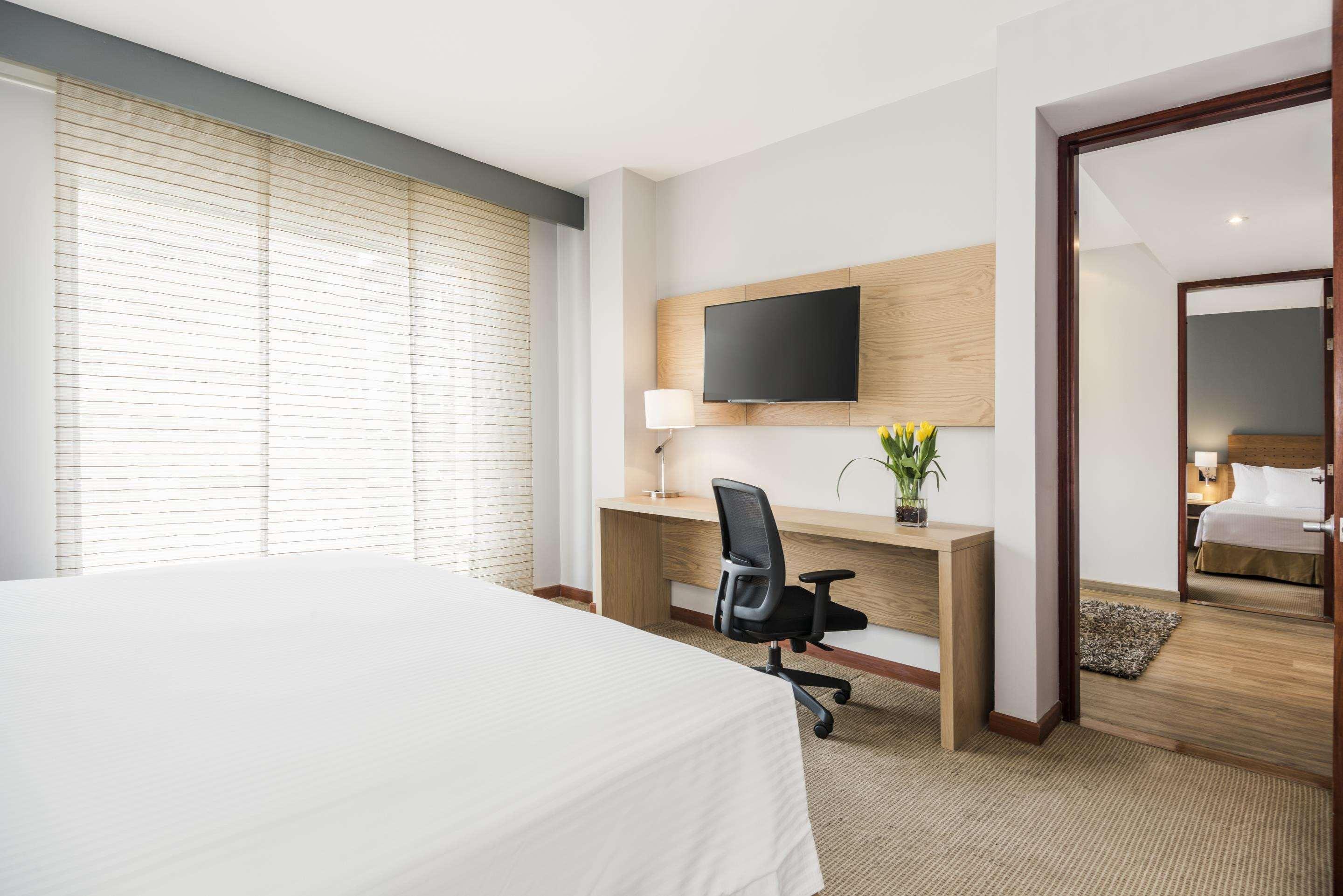 Junior Suite Queen Size Bed