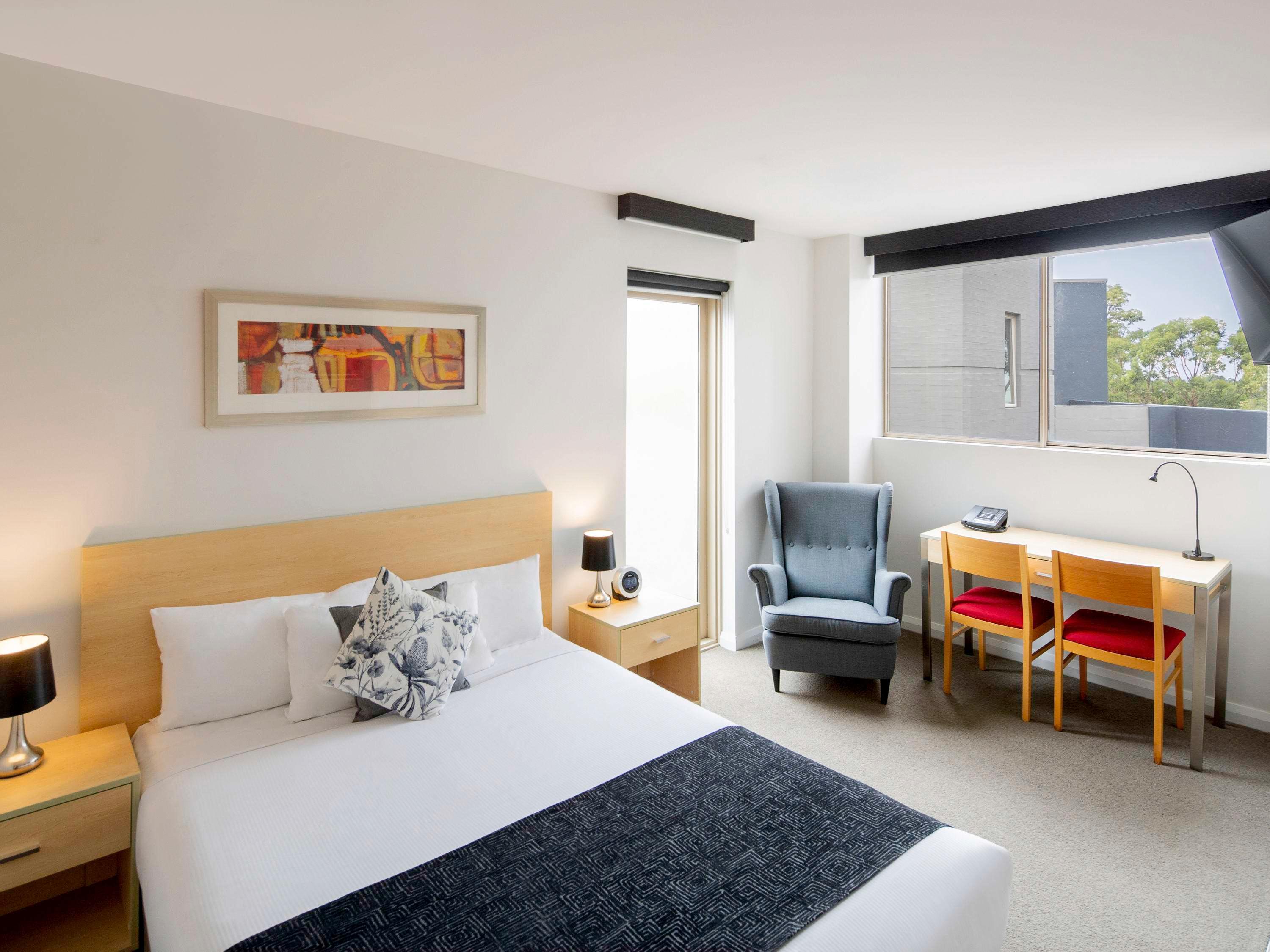 Apartment Queen Size Bed