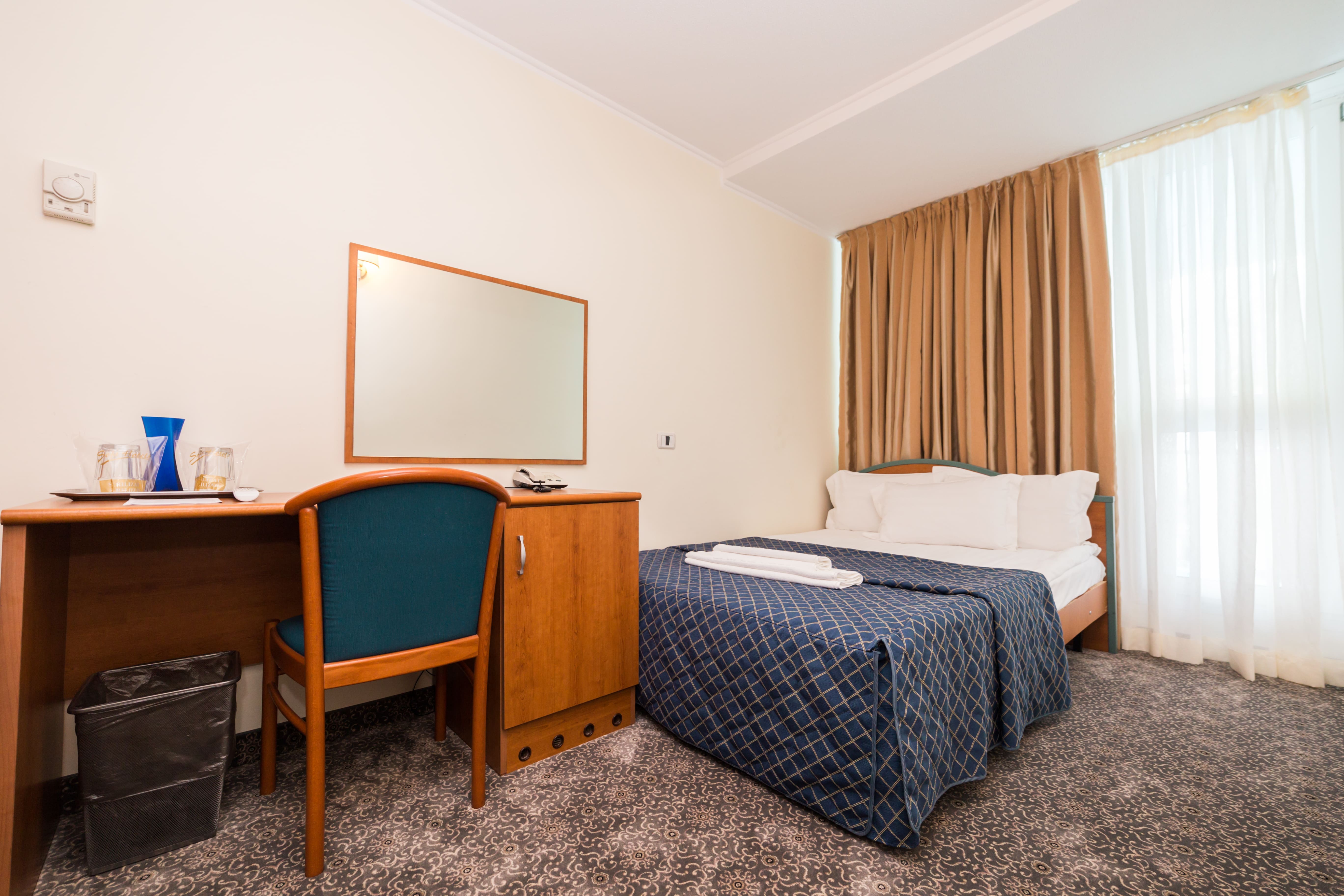 Single Classic with Terrace