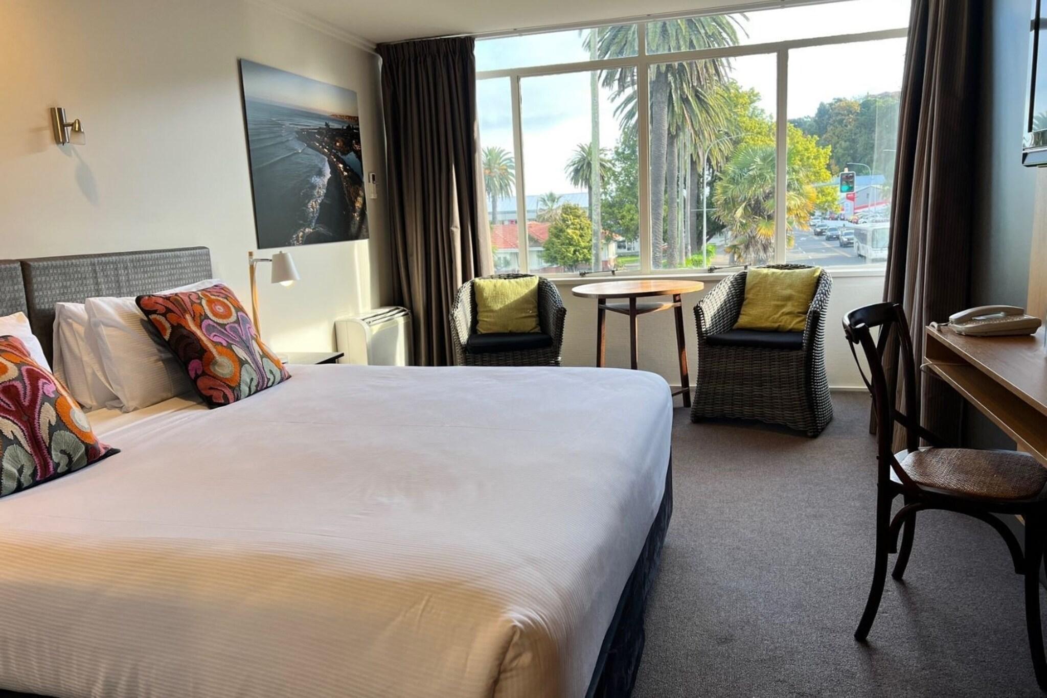 Studio Classic King Bed