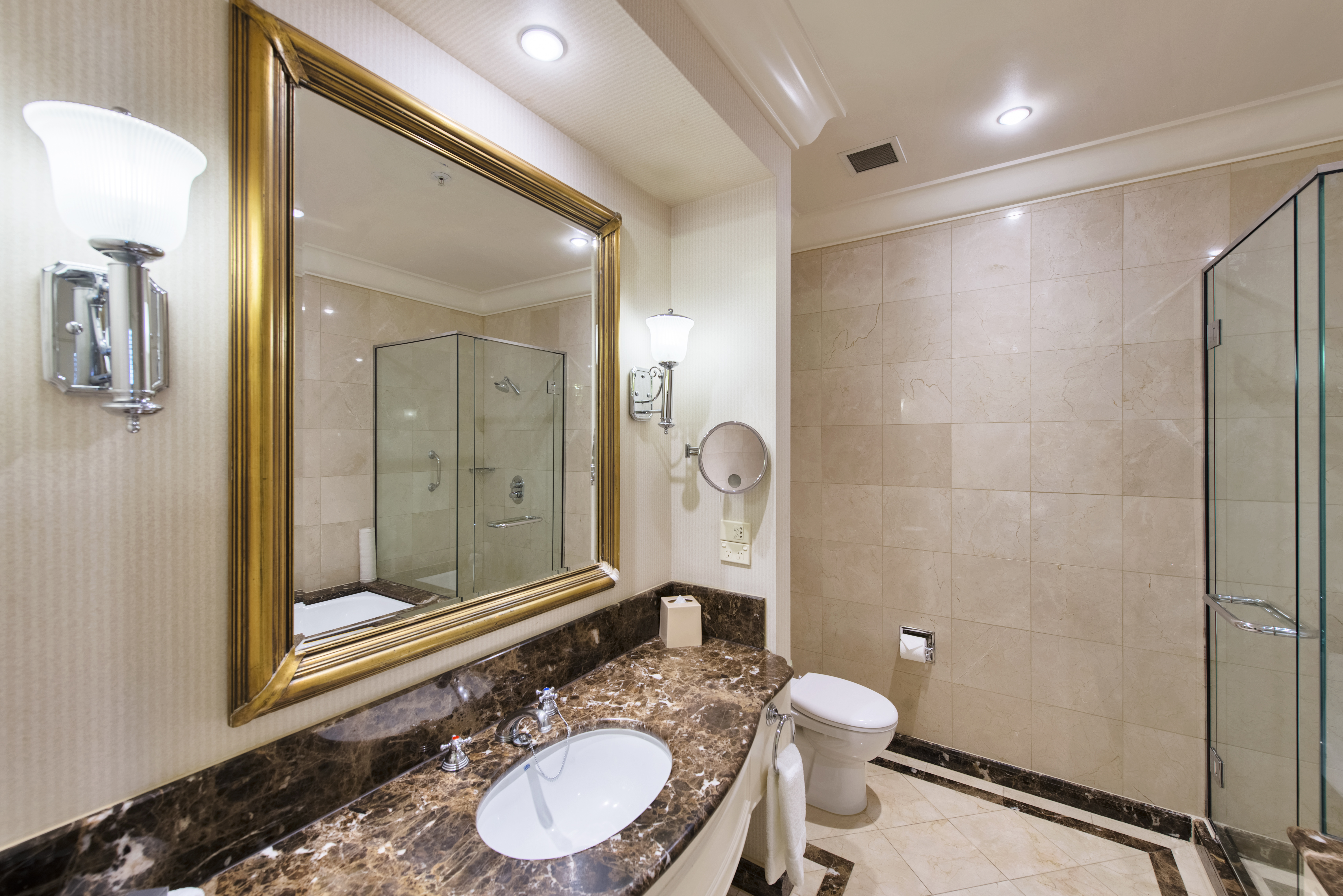 Double Deluxe King Bed