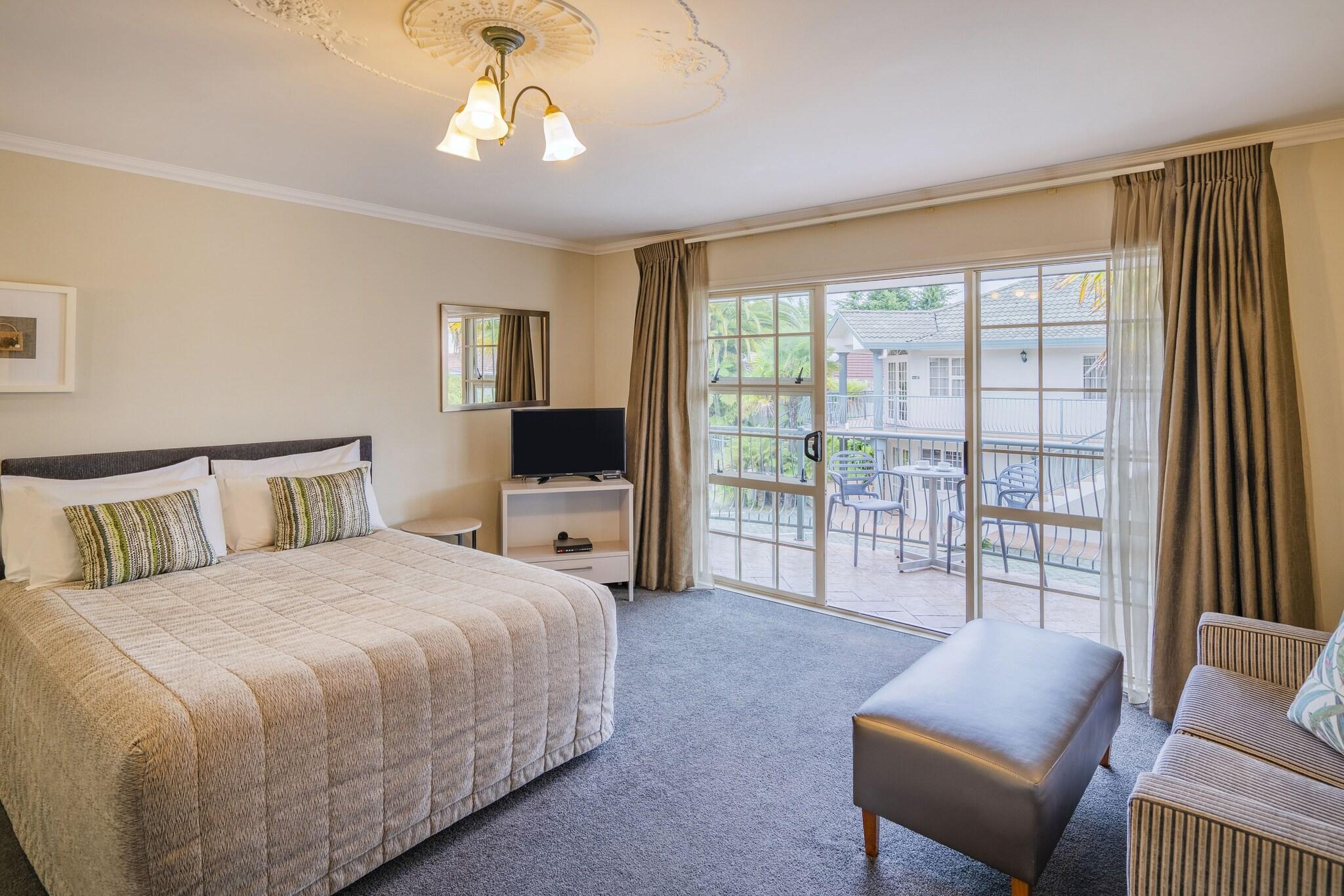 Family Room with Private Pool