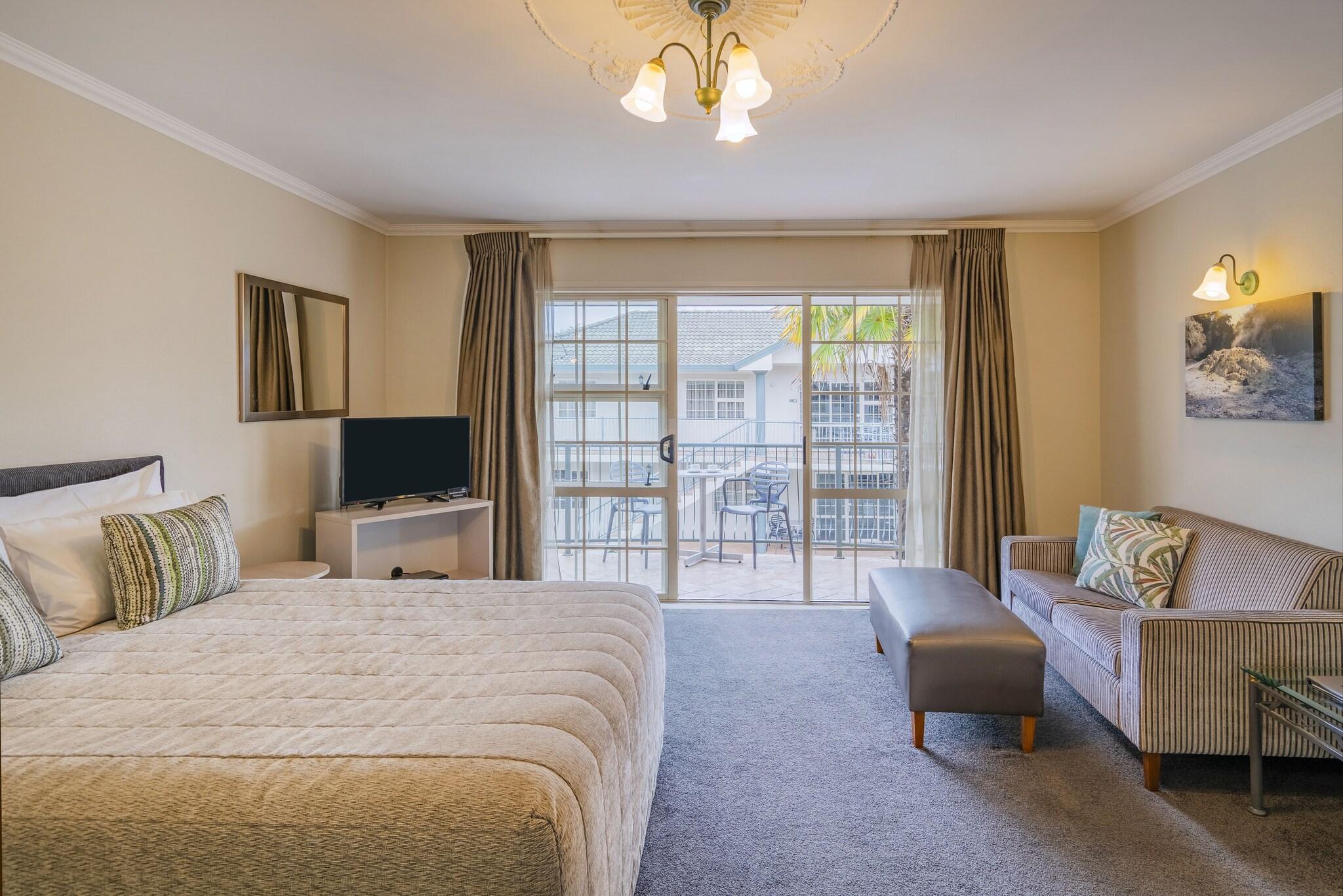 Family Room with Private Pool