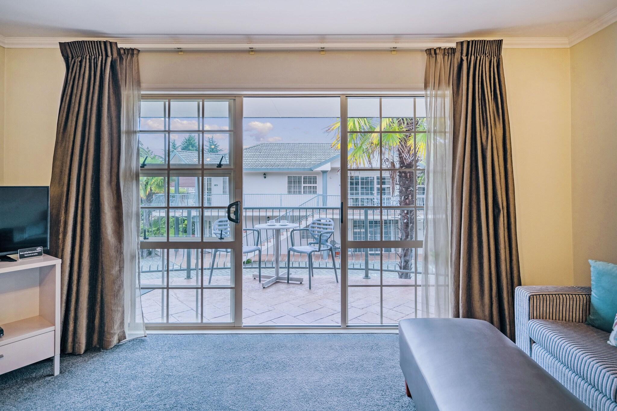 Family Room with Private Pool