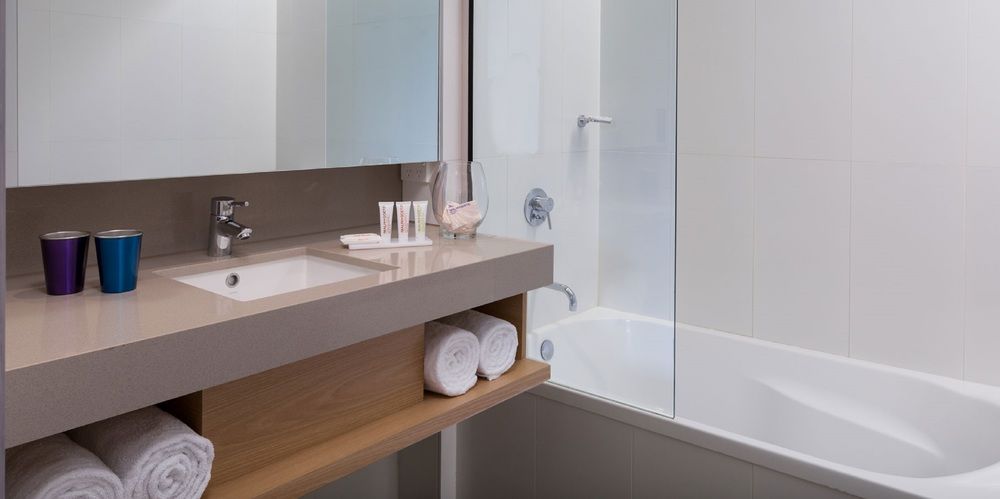 Double Deluxe Queen Bed