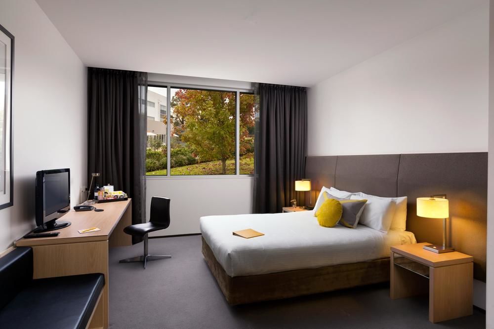 Double Deluxe Queen Bed