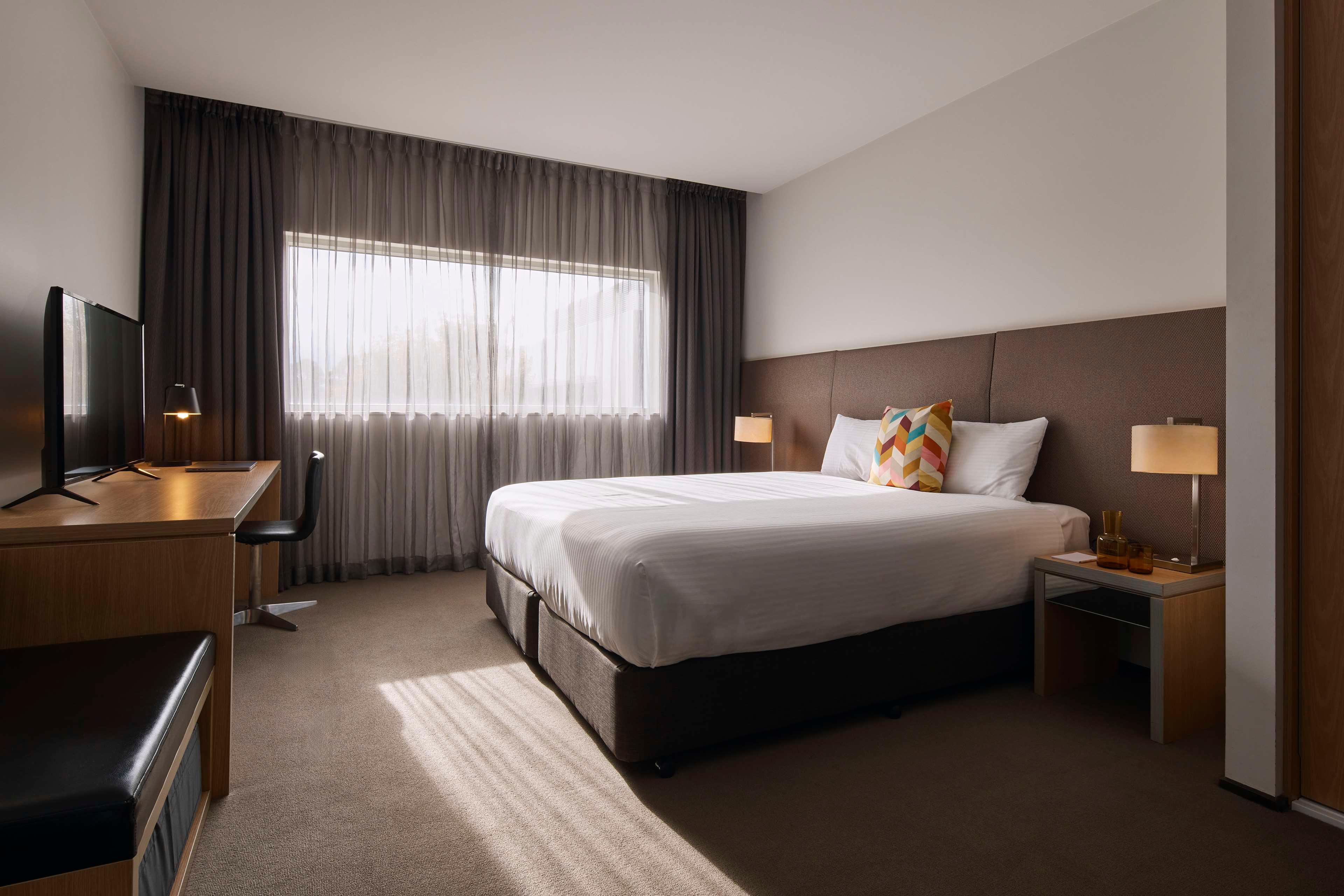 Double Deluxe Queen Bed