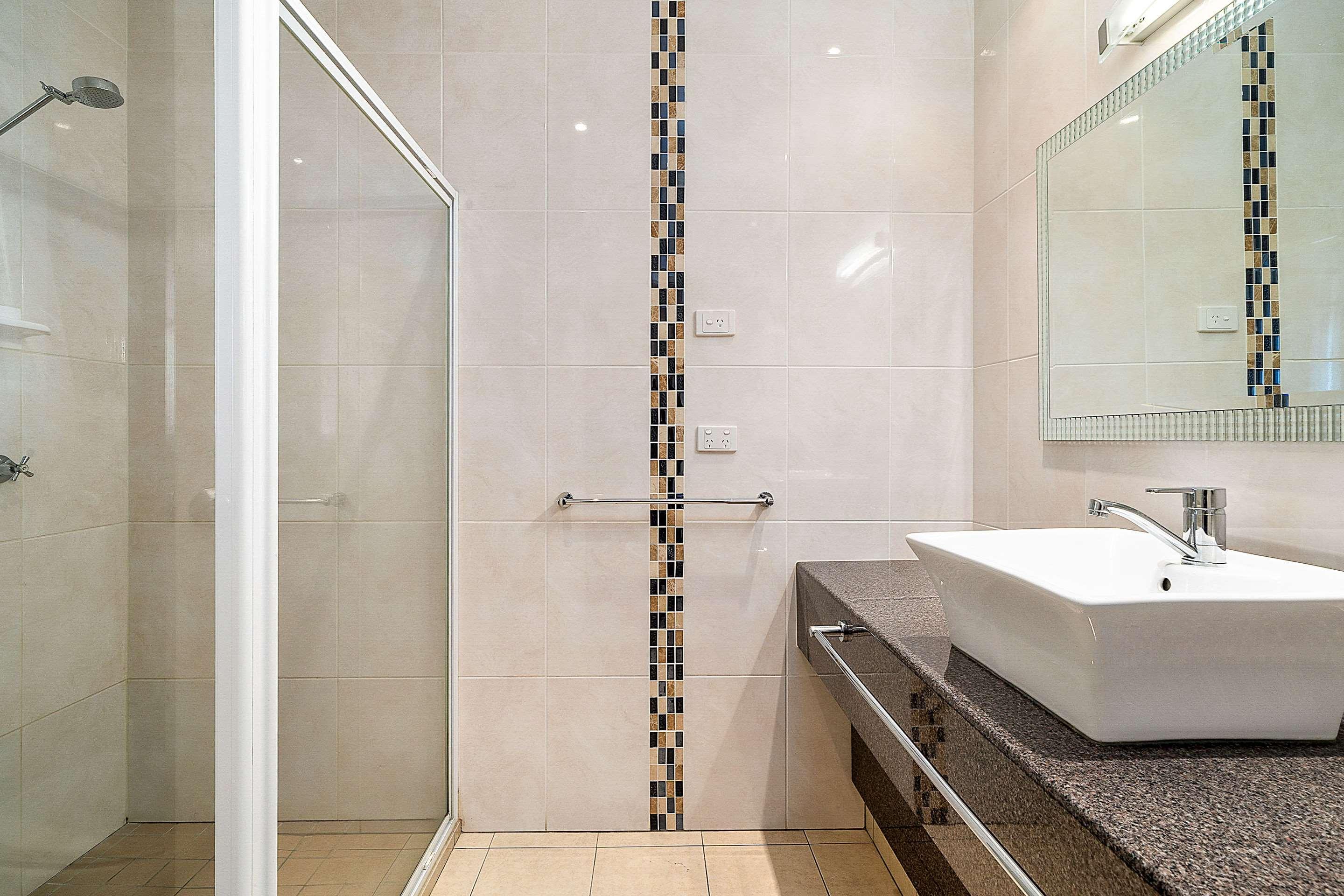 Quadruple Queen Size Bed