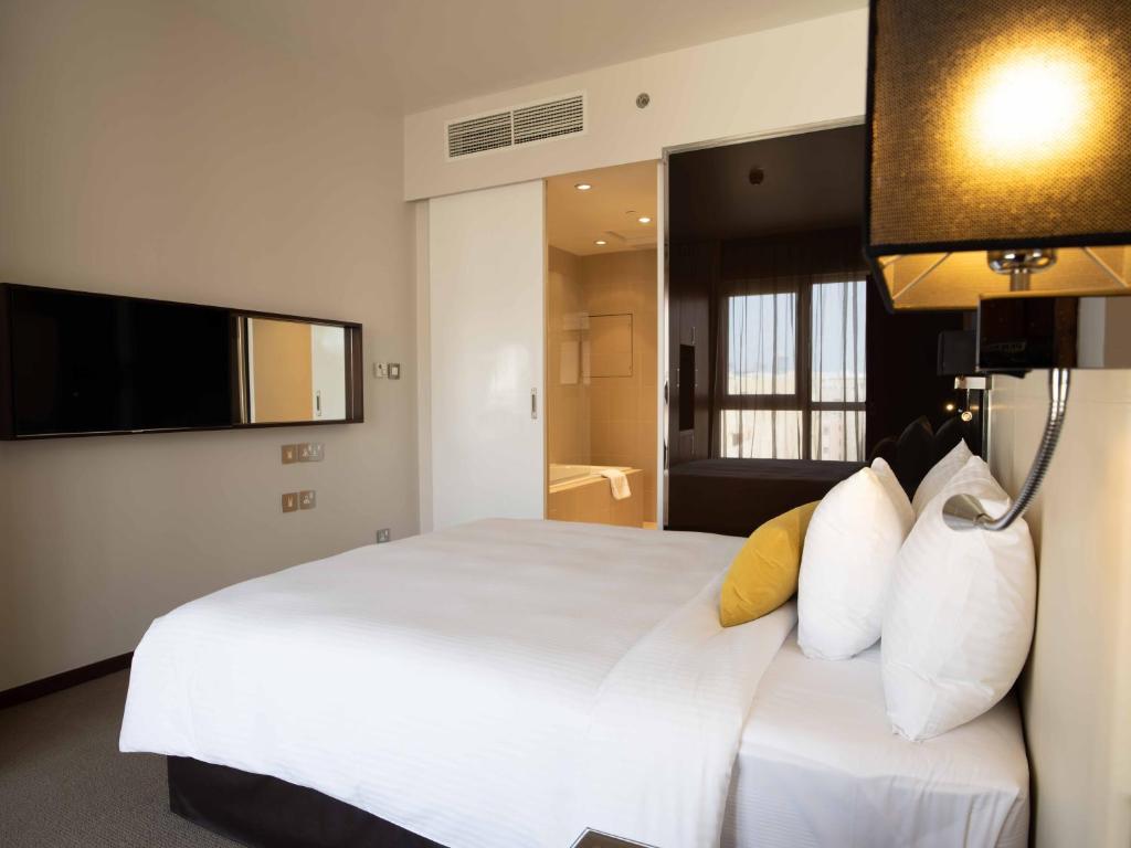 Suite with Kitchenette