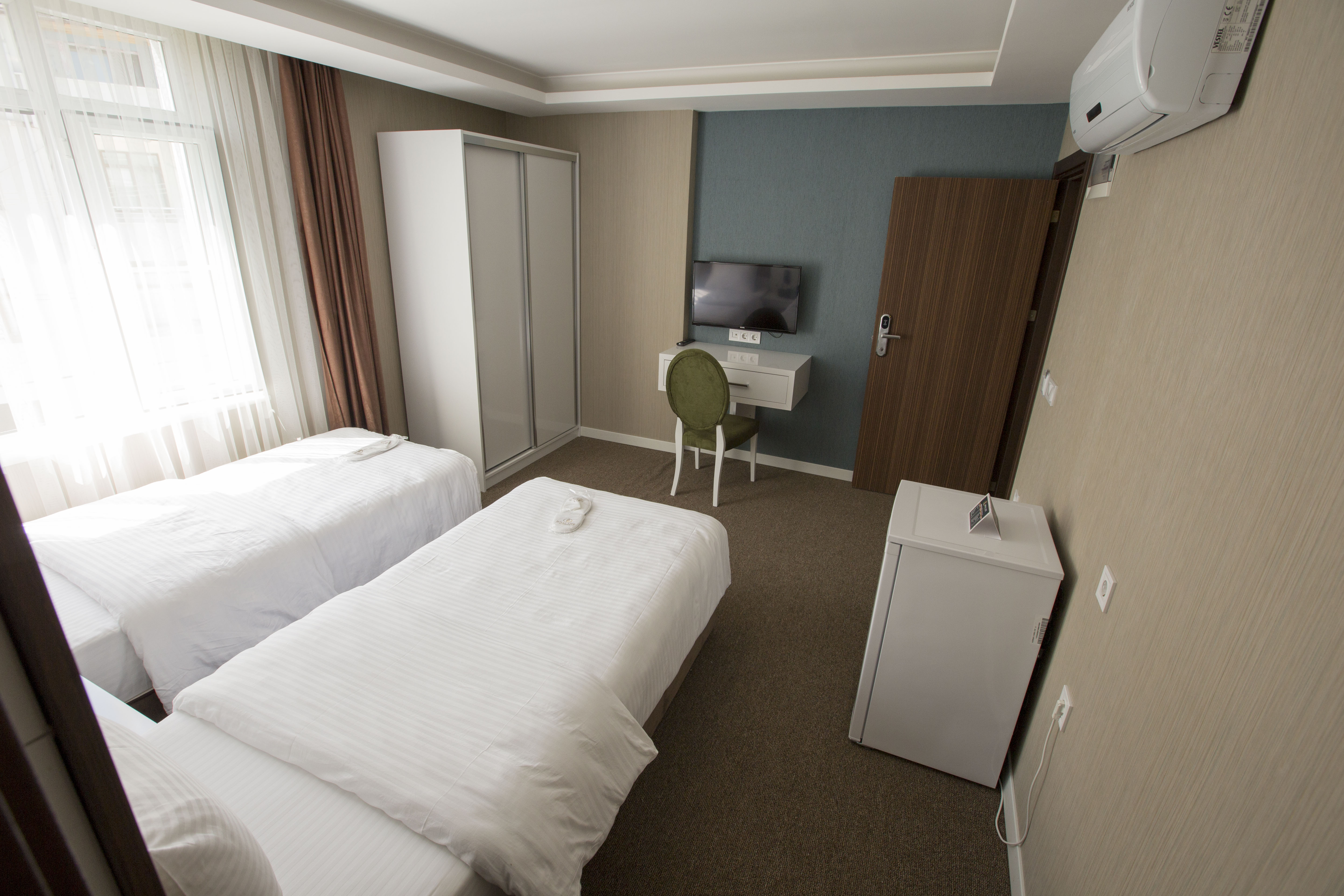 Double or Twin Standard