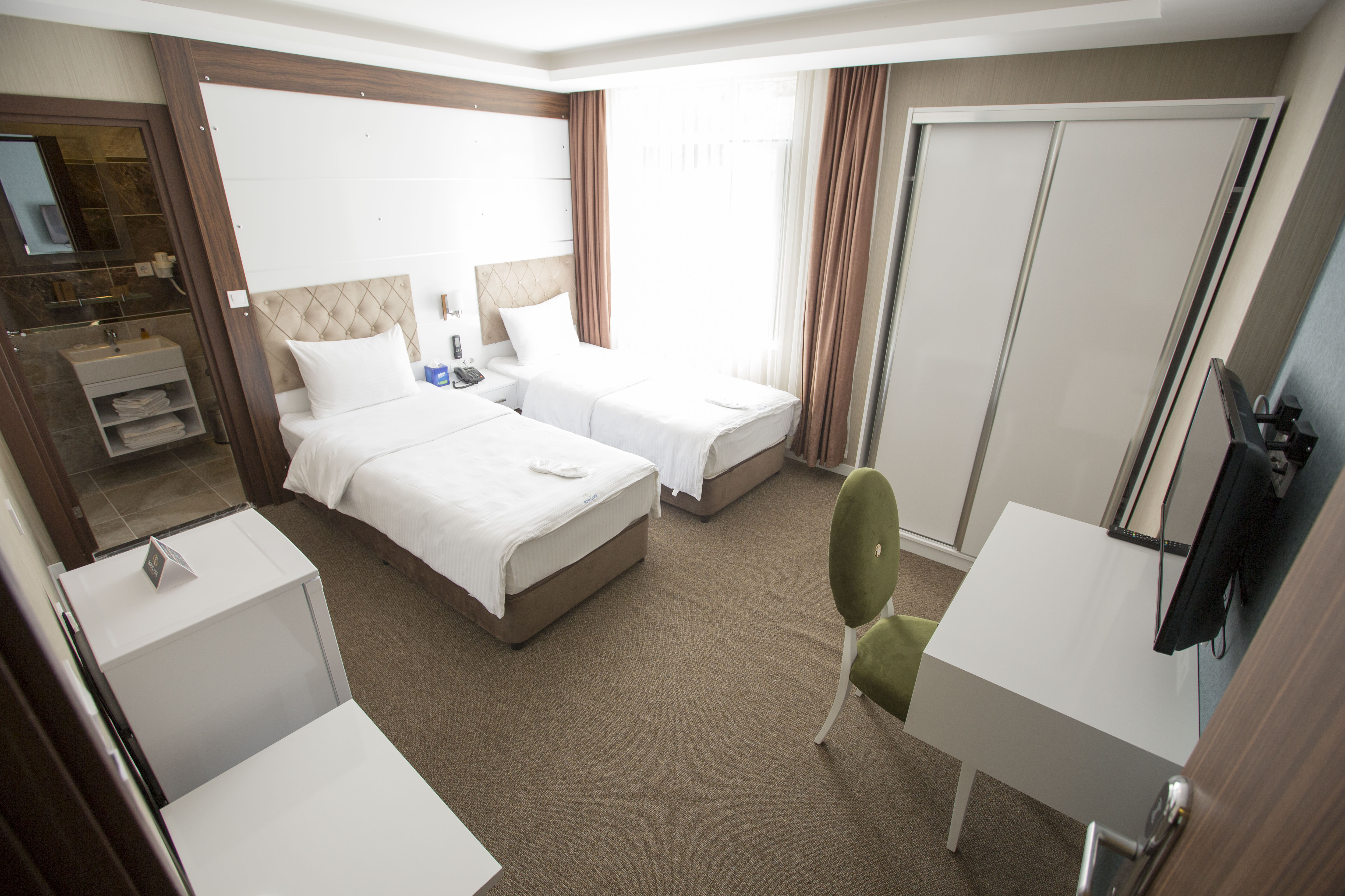 Double or Twin Standard