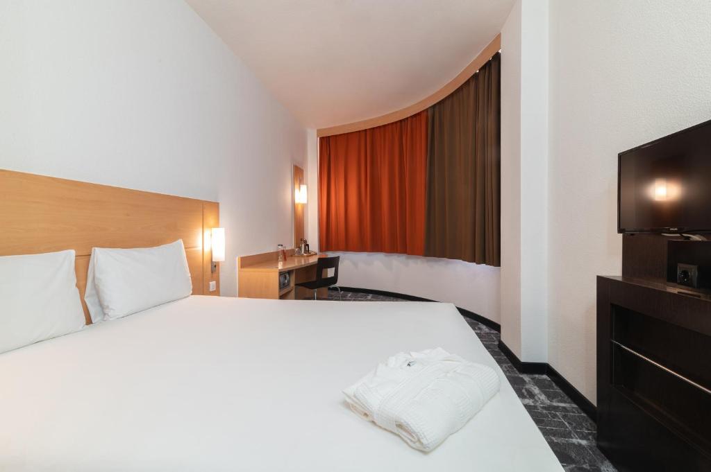 Double Single Premium City View