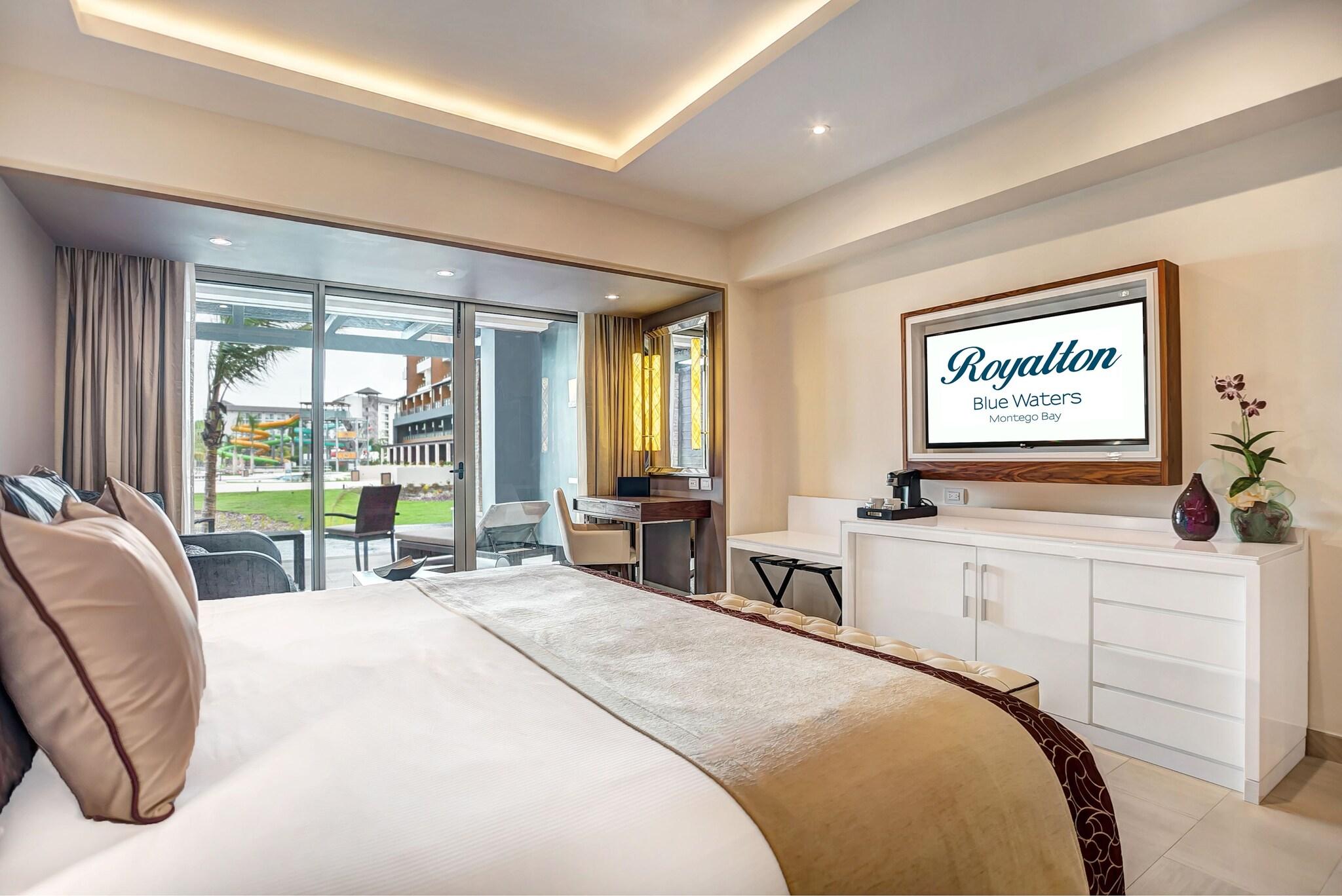 Junior Suite Club King Bed